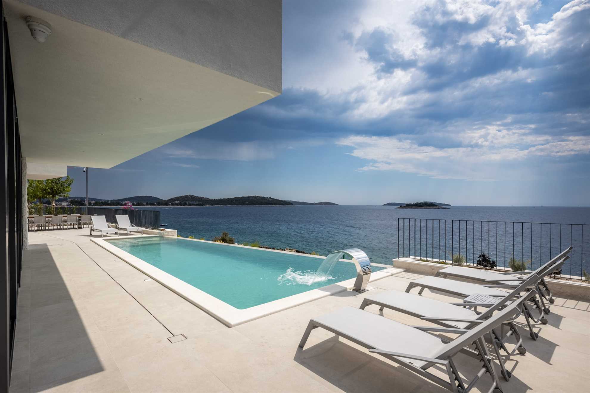 Luxury Villa Night Diamond with Pool