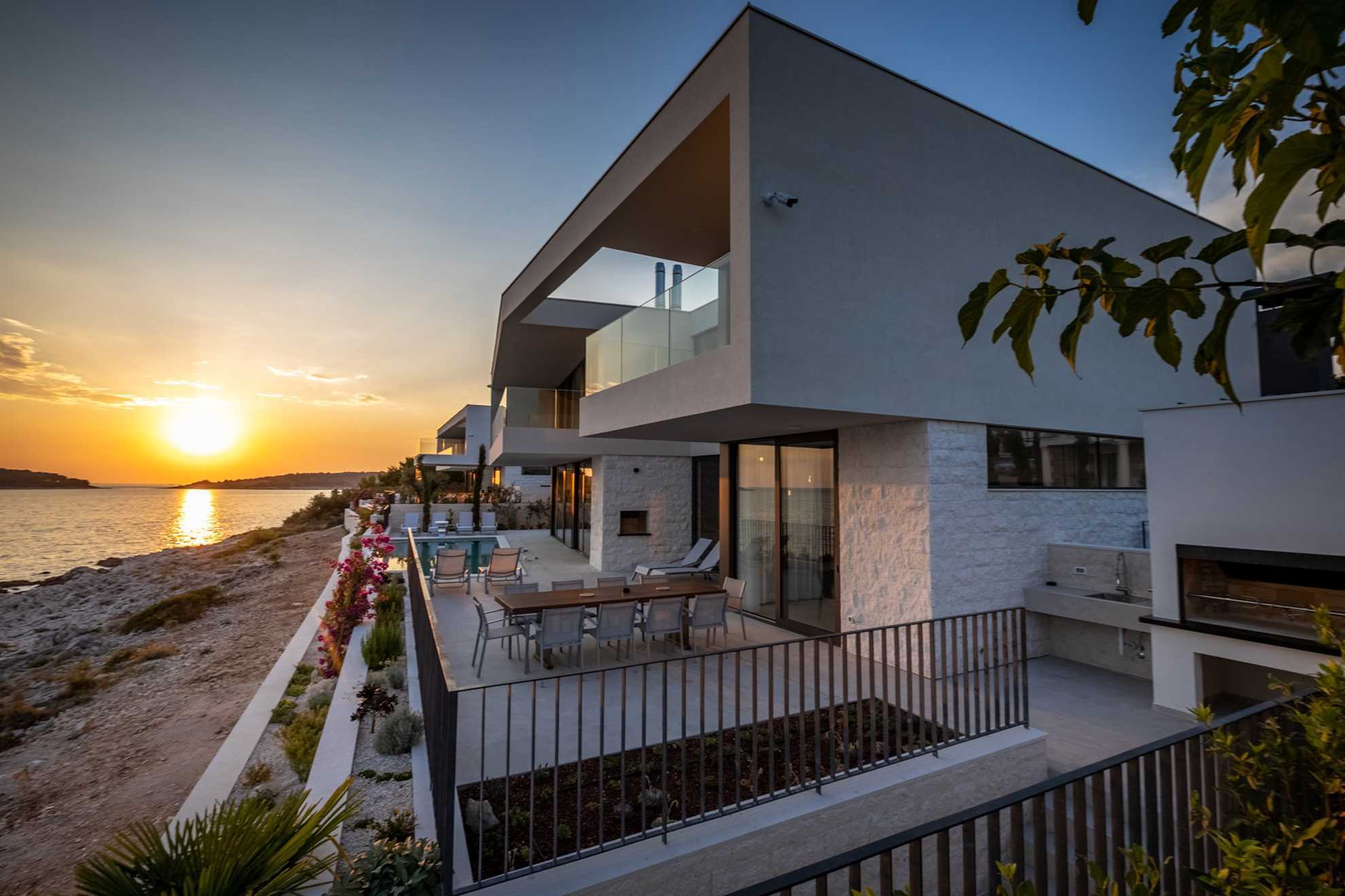 Luxury Villa Night Diamond with Pool