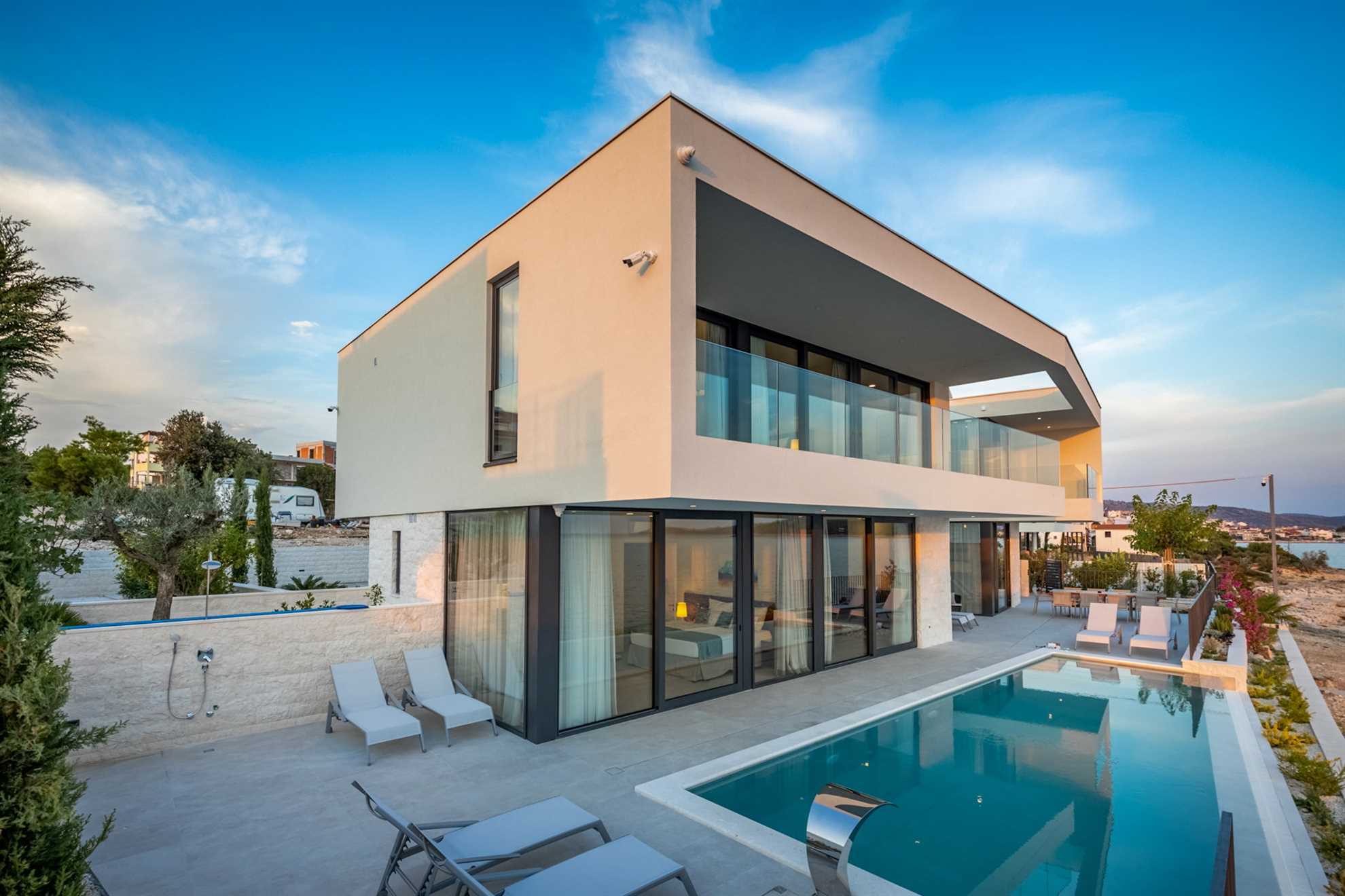 Luxury Villa Night Diamond with Pool