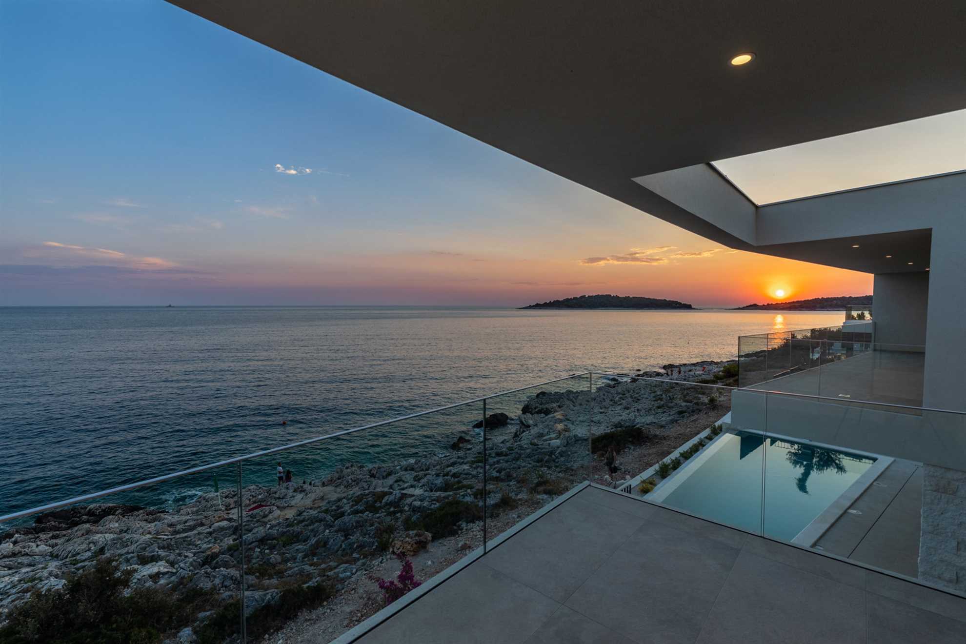 Luxury Villa Night Diamond with Pool