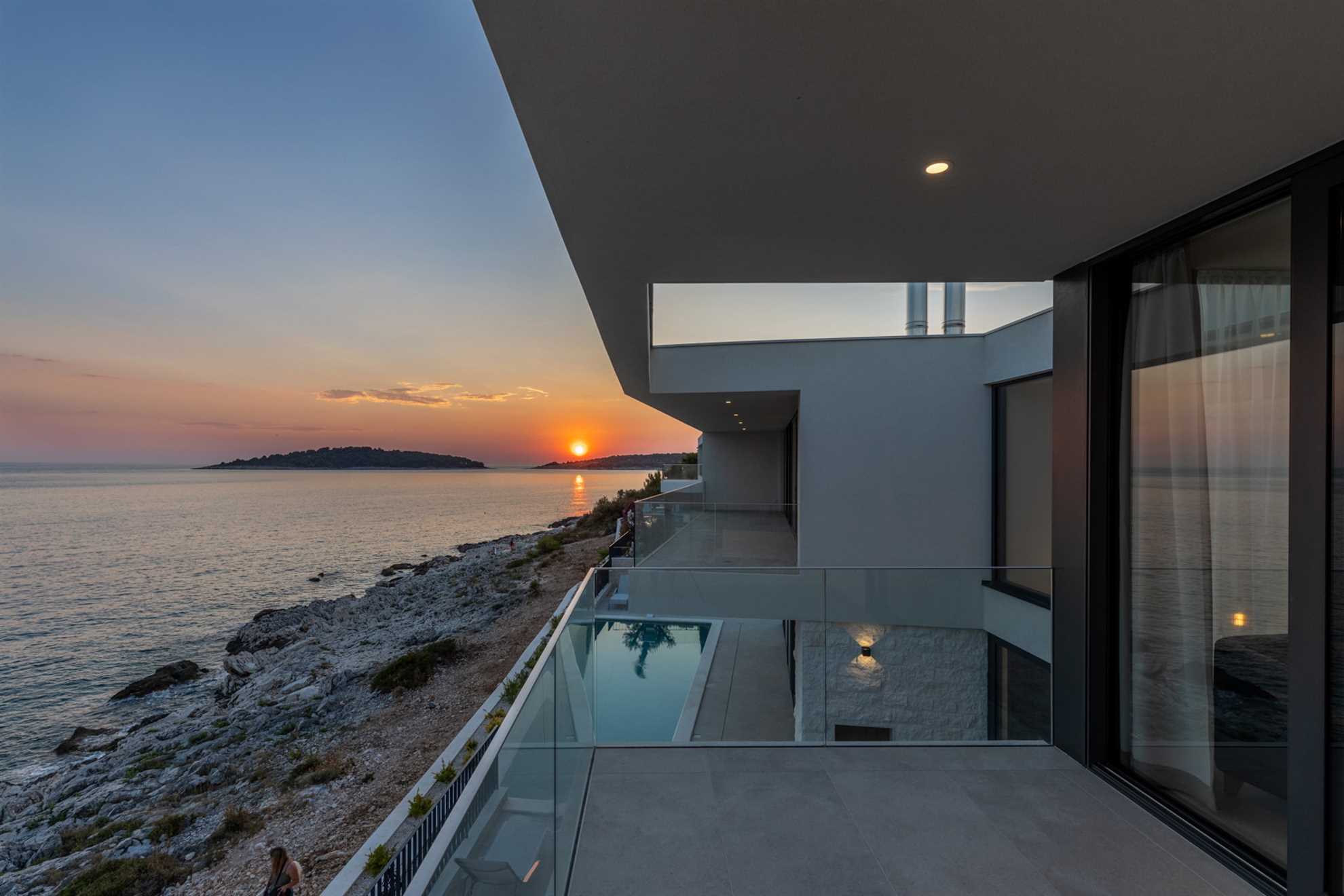 Luxury Villa Night Diamond with Pool