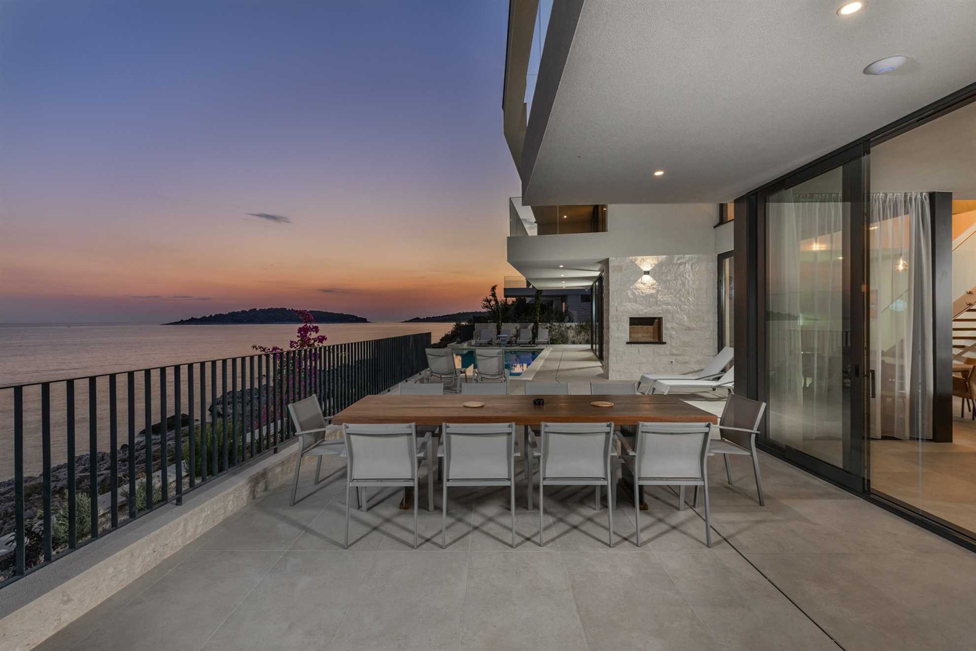 Luxury Villa Night Diamond with Pool