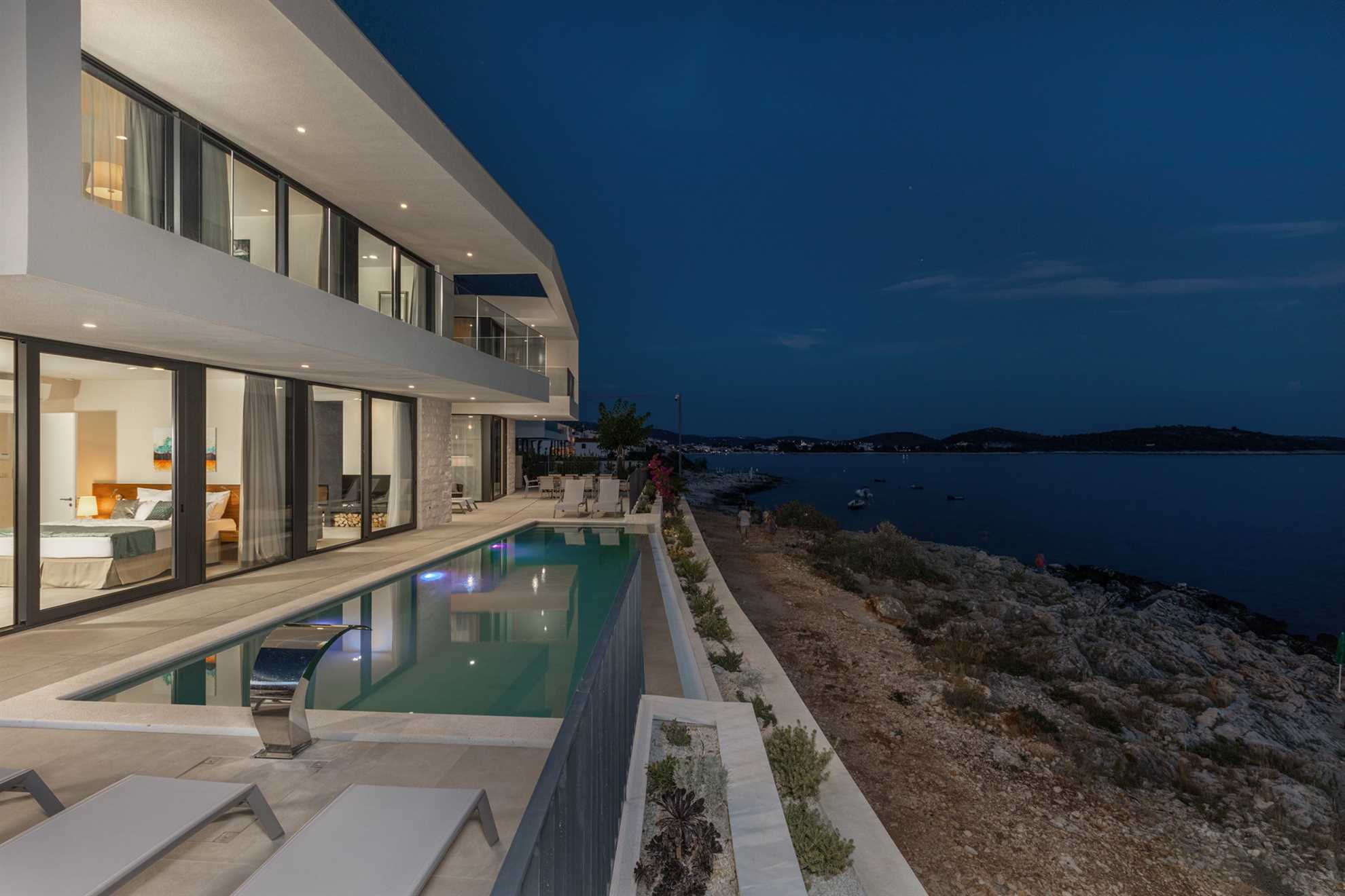 Luxury Villa Night Diamond with Pool