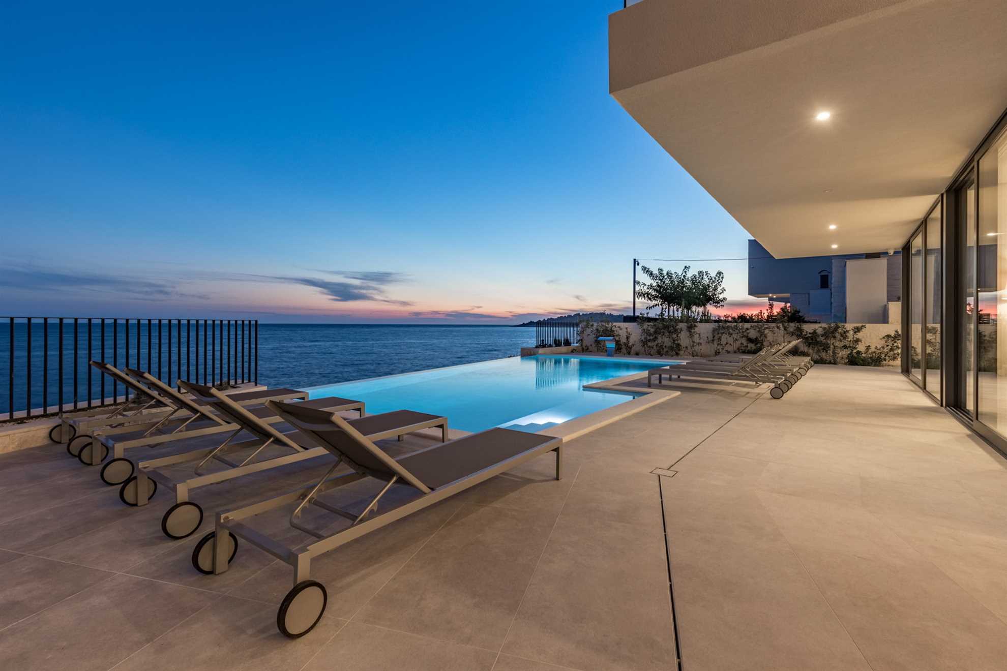 Luxury Villa Silver Diamond with Pool
