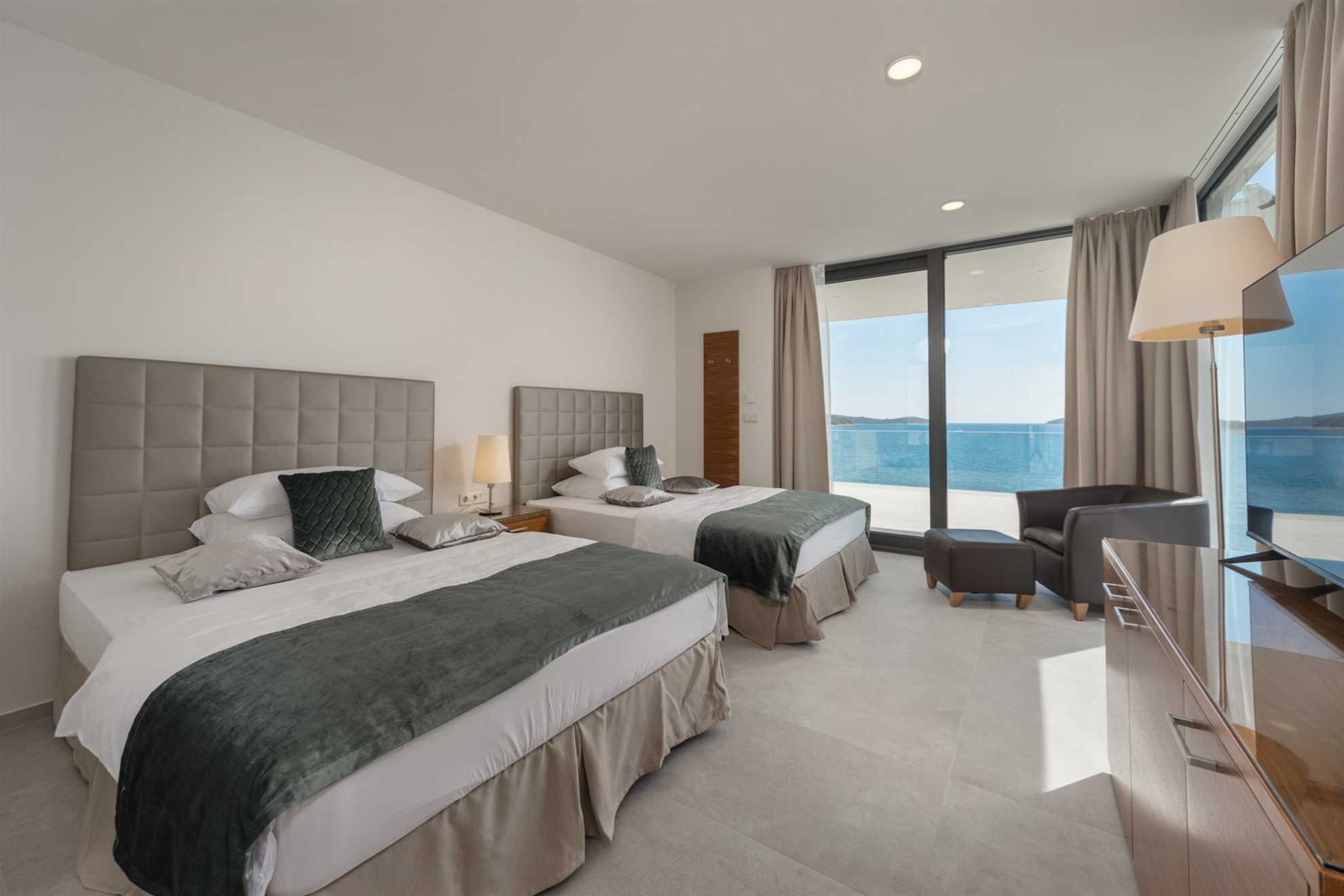 Luxury Villa Silver Diamond with Pool
