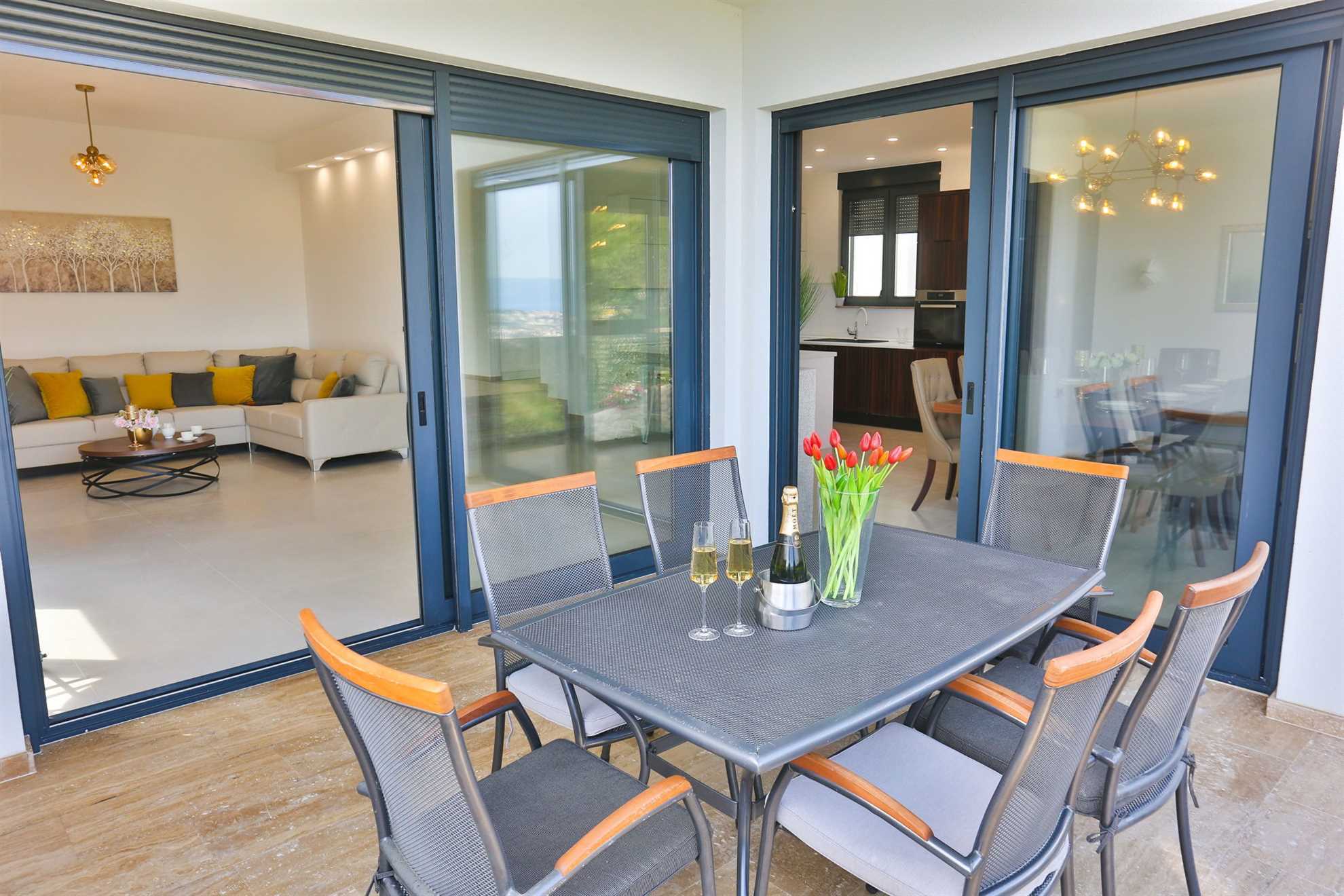 Luxury Villa Fresca with Pool