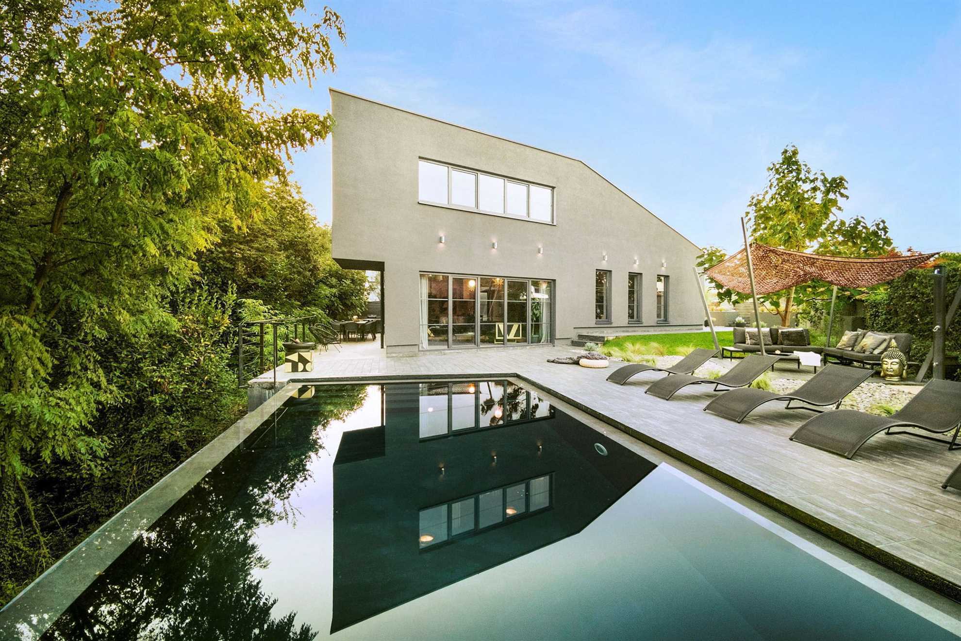Villa Meditation with Infinity Pool
