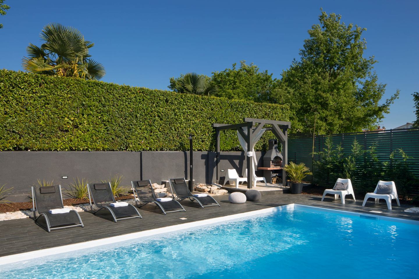 Villa Ordinata with Pool