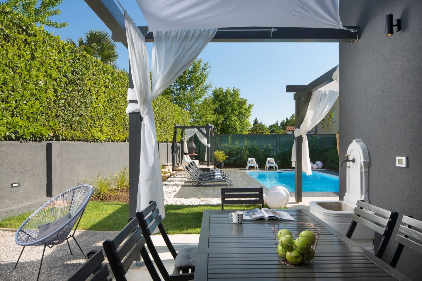 Villa Ordinata with Pool