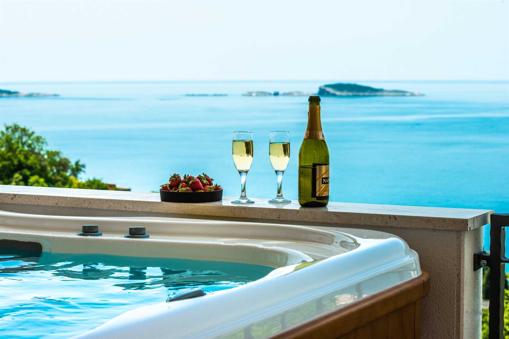 Villa Sunshine with Infinity Pool