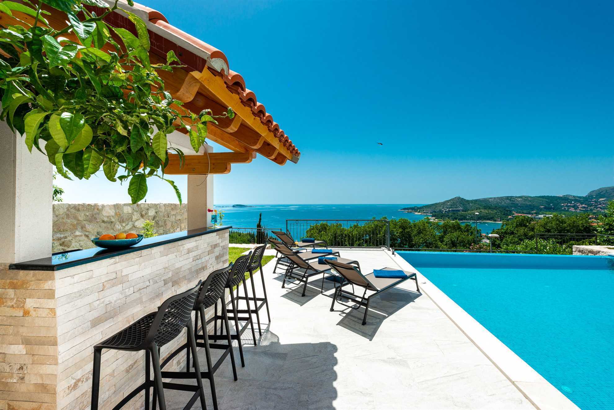Villa Sunshine with Infinity Pool