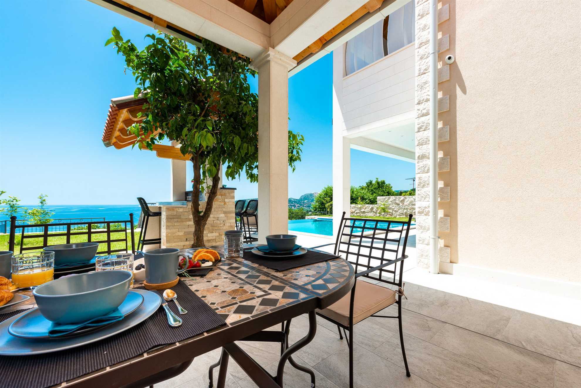 Villa Sunshine with Infinity Pool