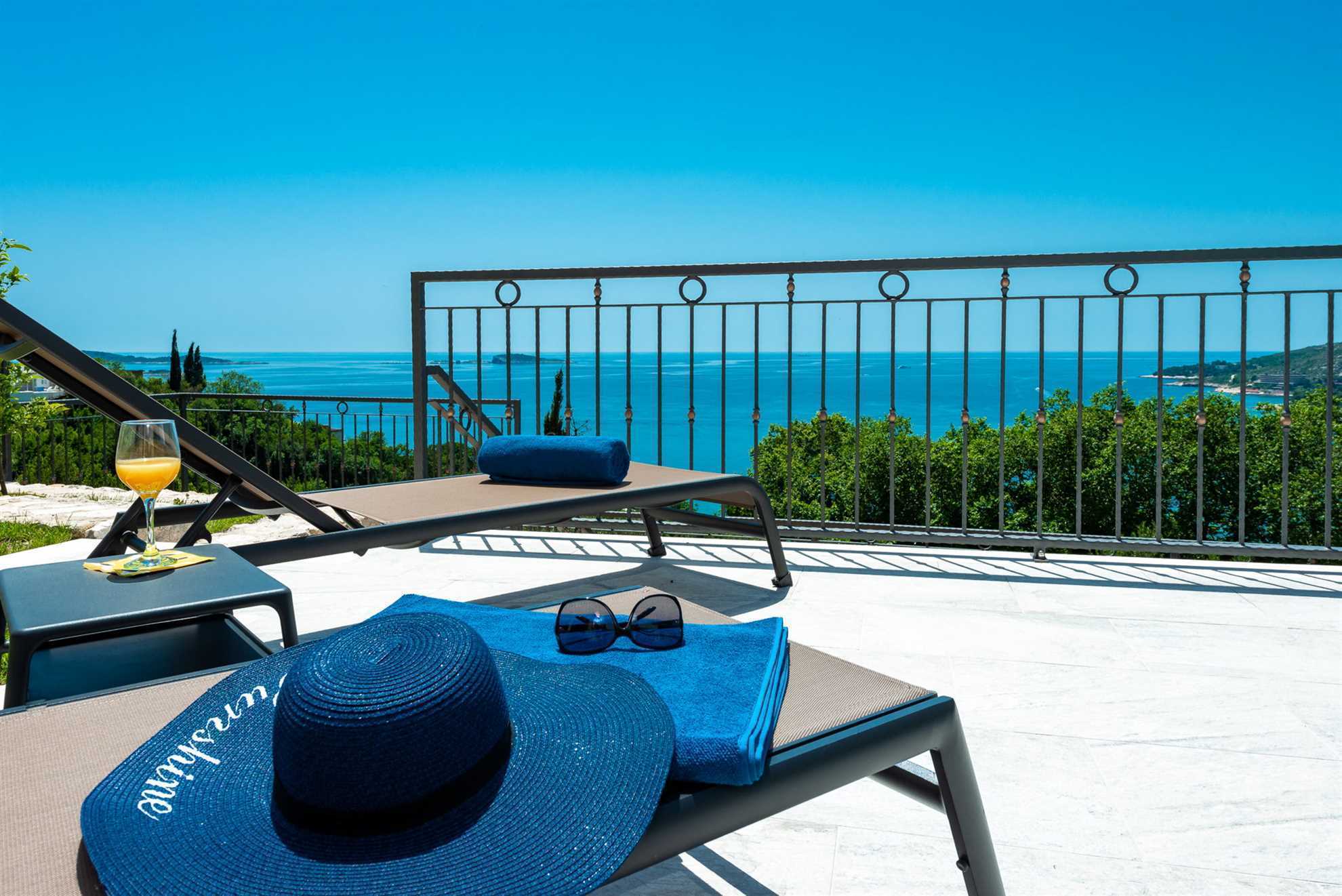 Villa Sunshine with Infinity Pool
