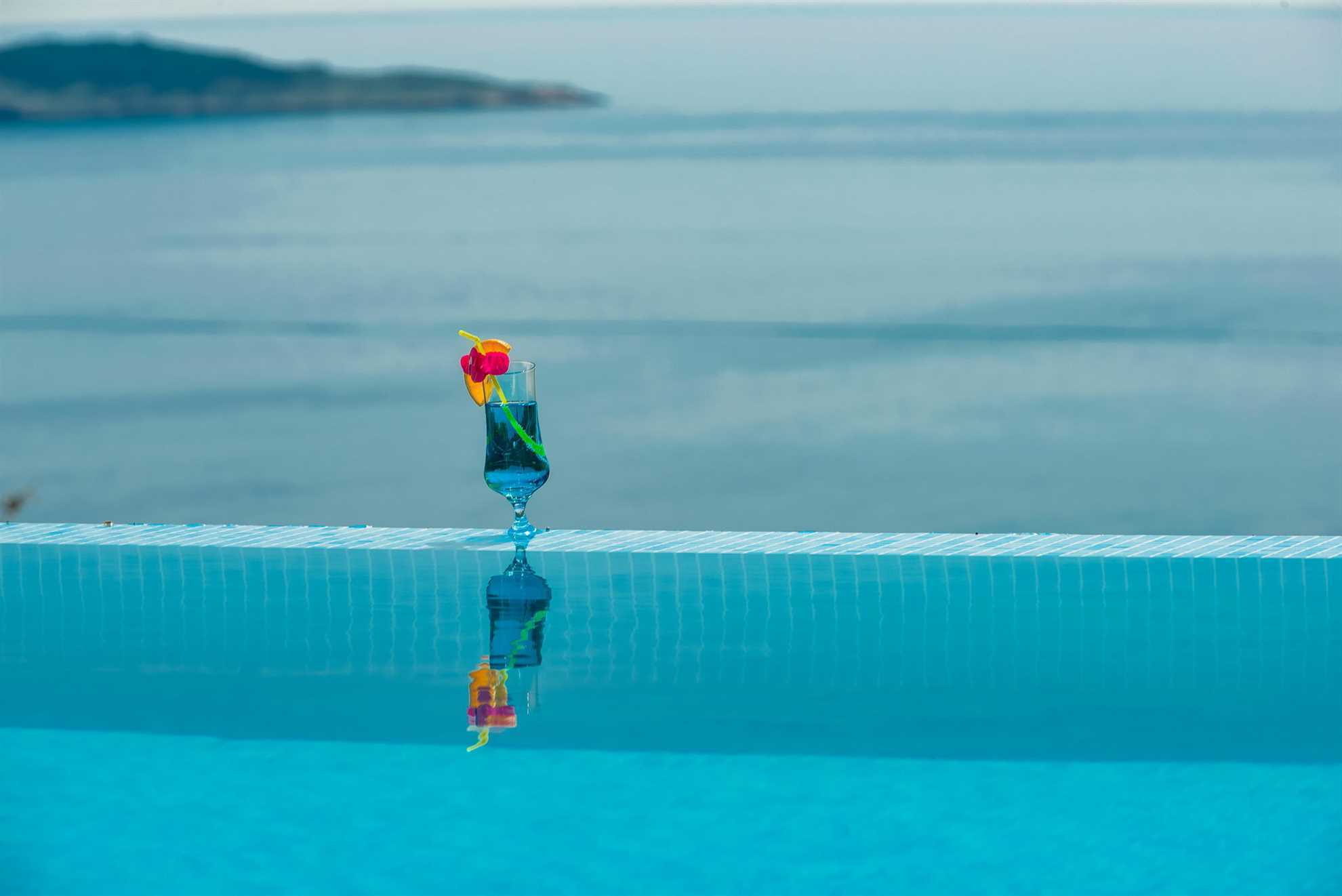 Villa Sunshine with Infinity Pool