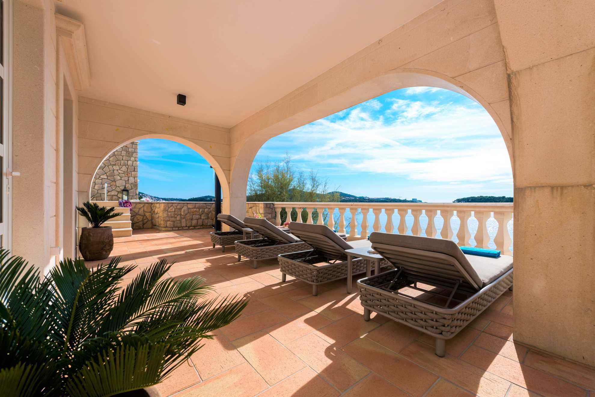Luxury Villa Rosemary with Pool