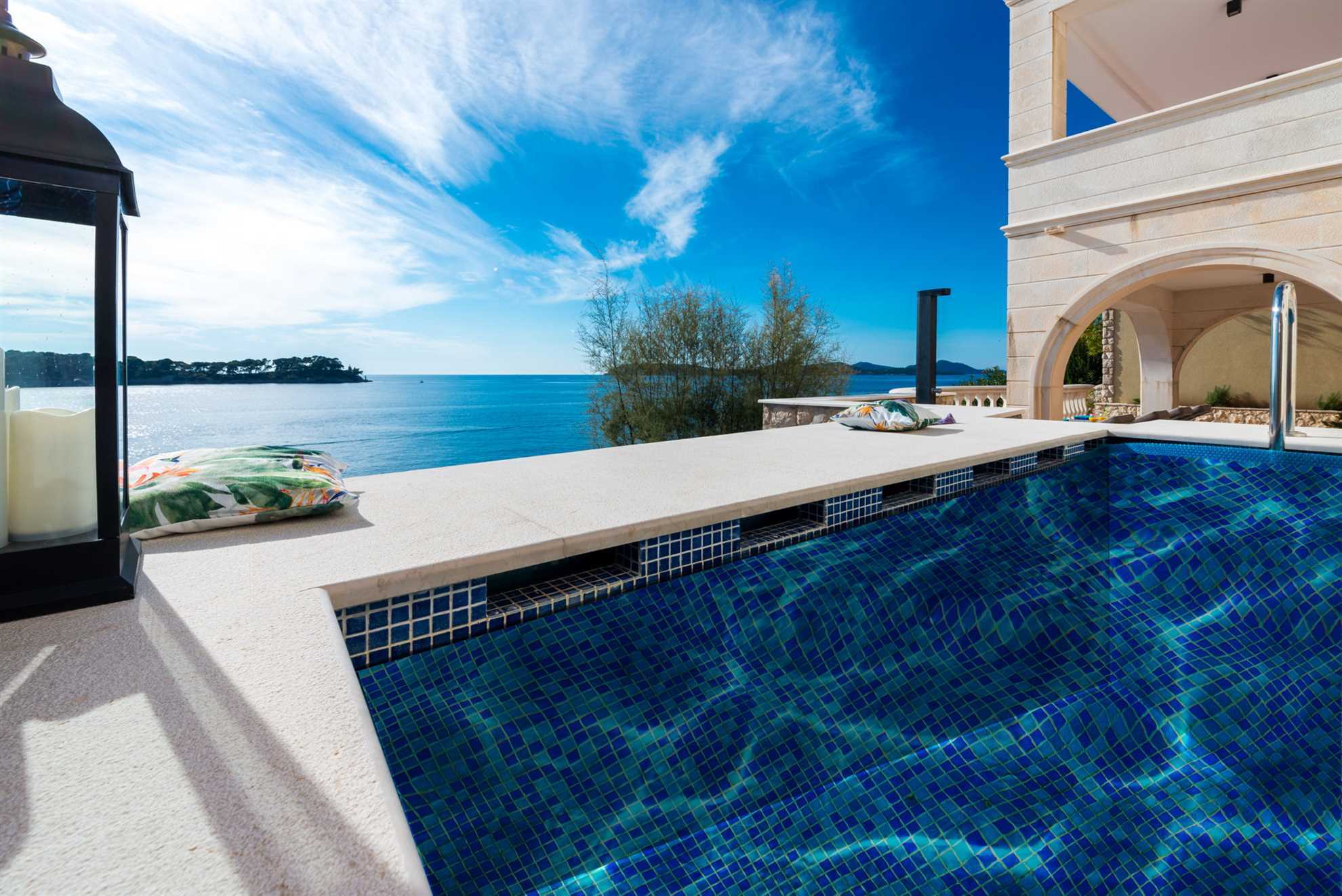 Luxury Villa Rosemary with Pool