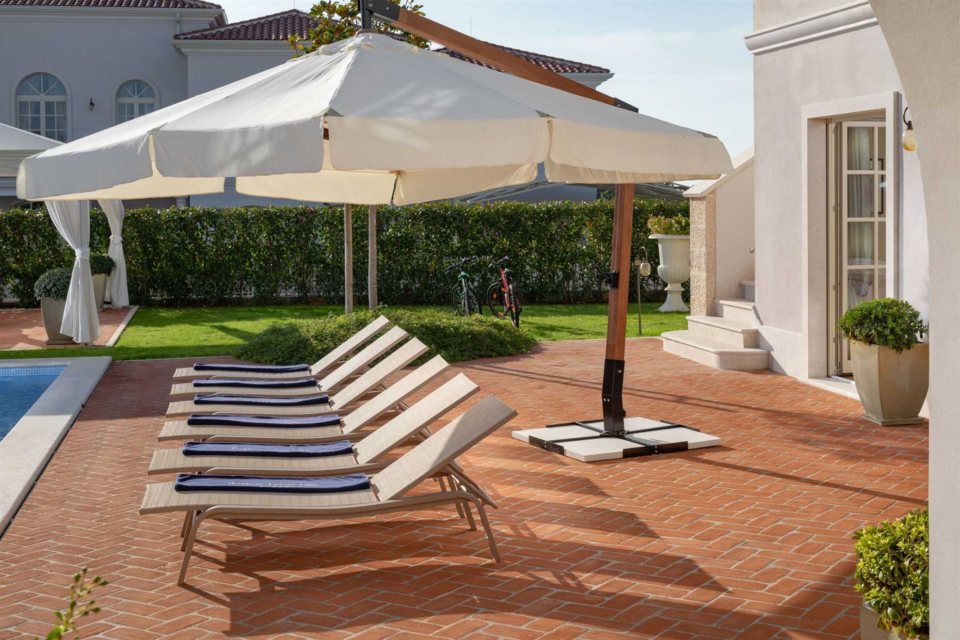 Villa Palazzo di Luna with Pool