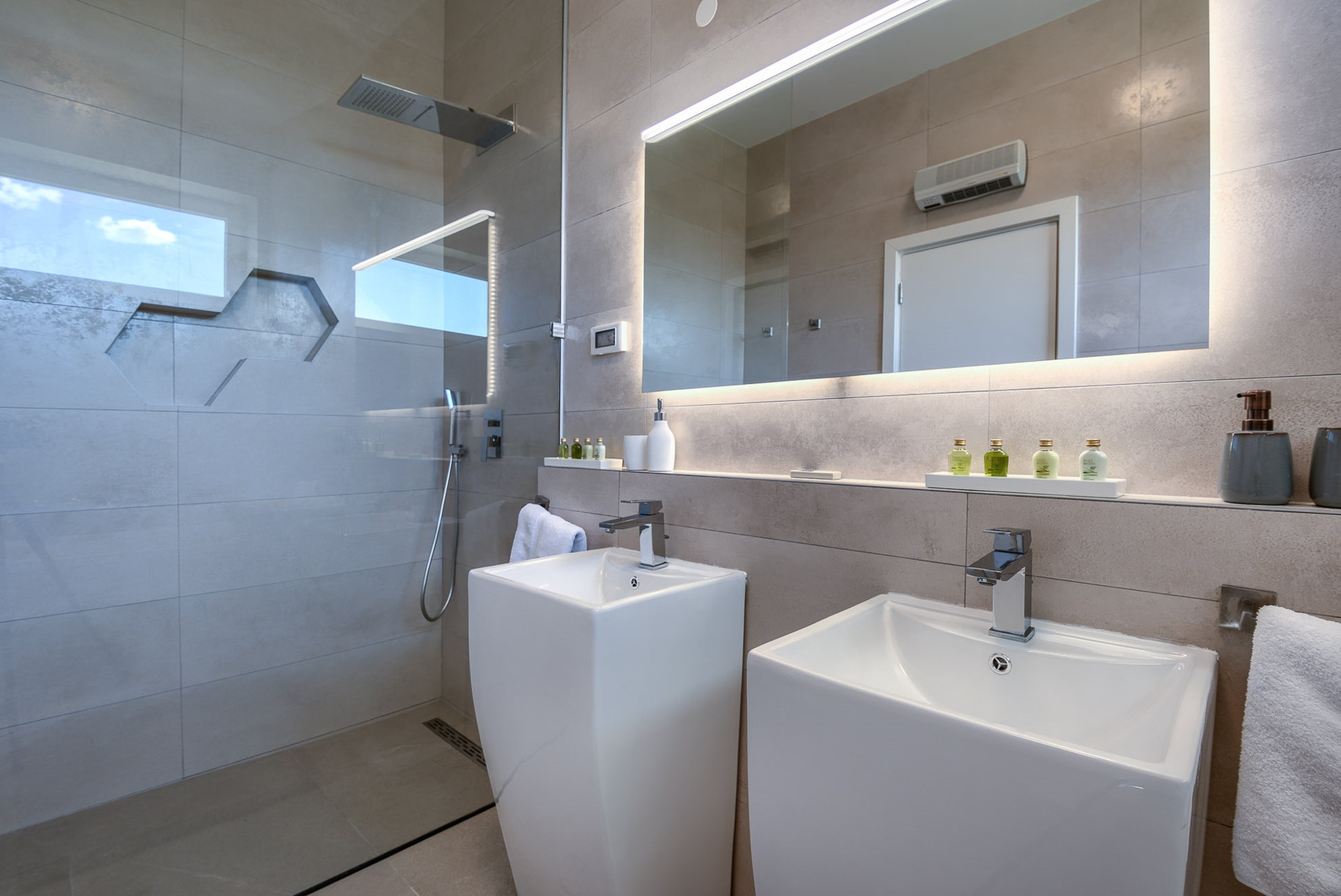 Villa Divine Estate with Pool