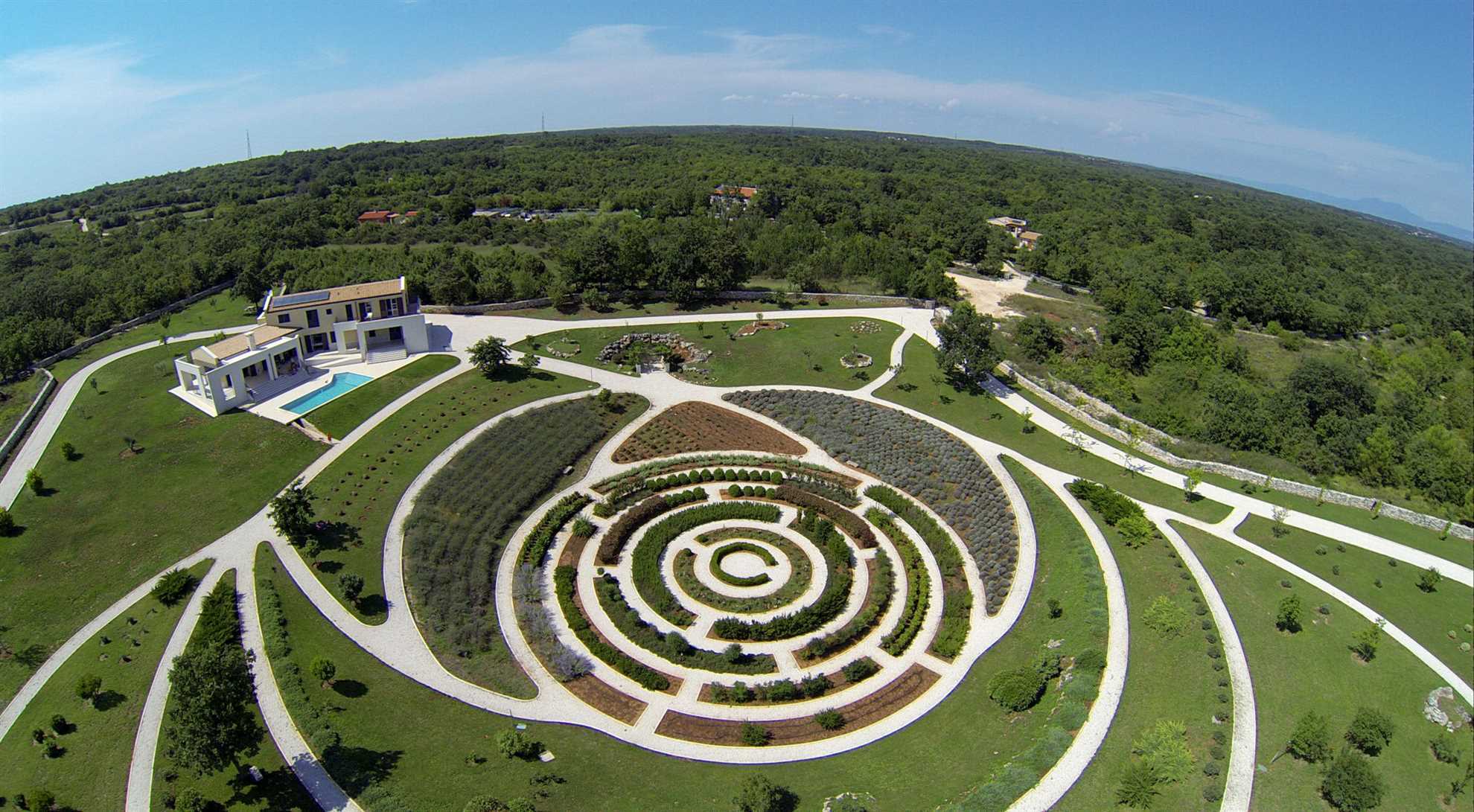 Villa Labyrinth with Pool
