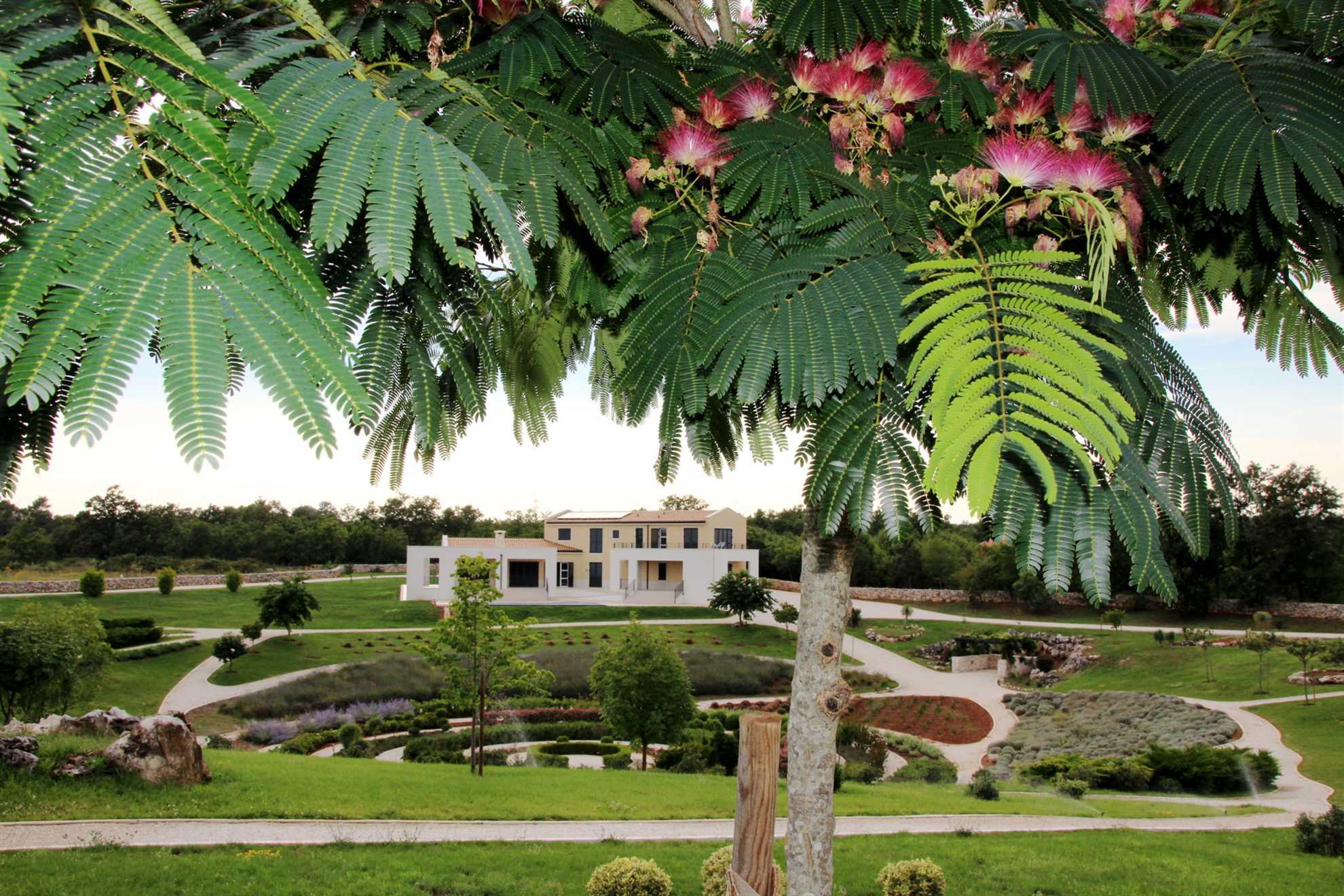 Villa Labyrinth with Pool