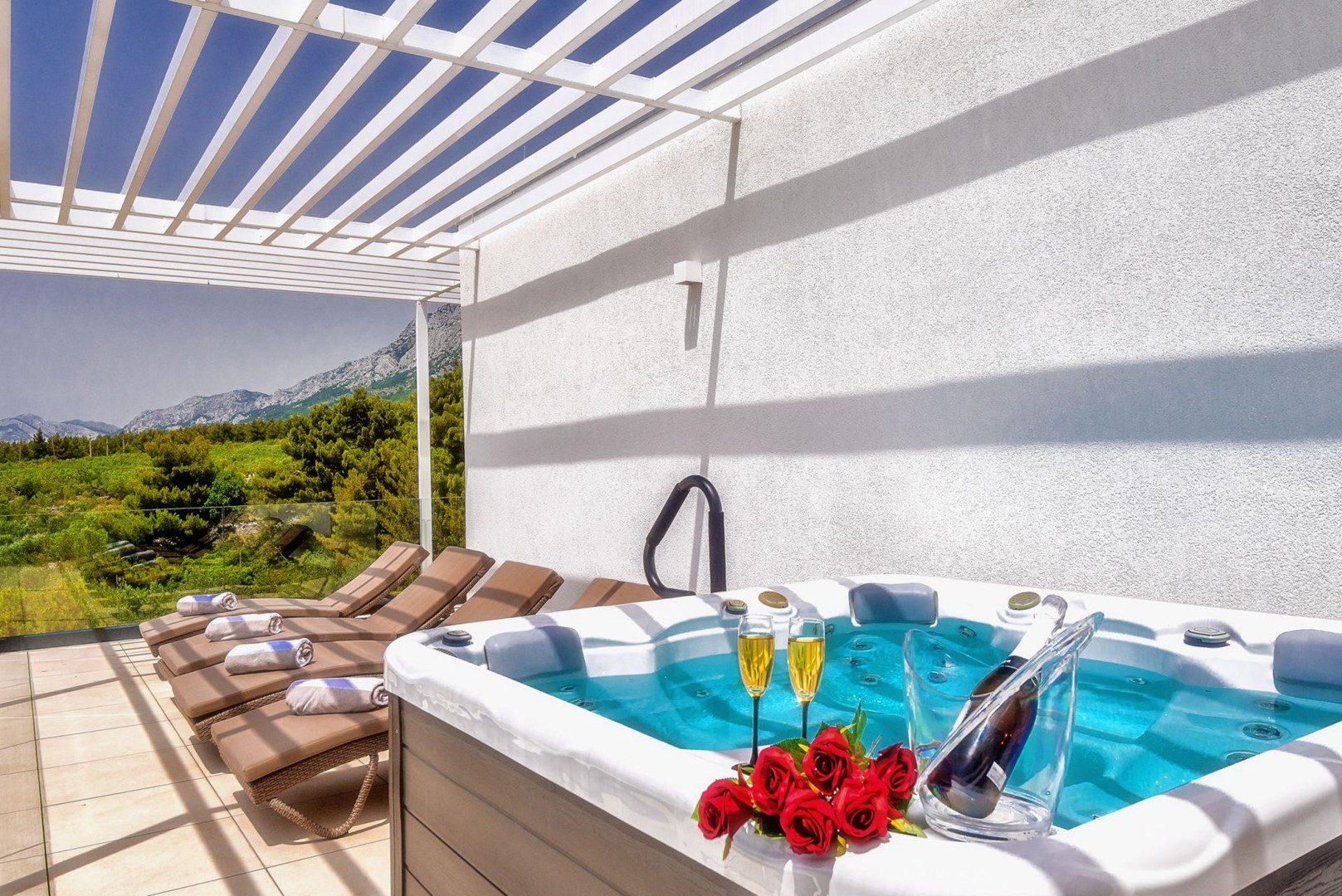 Villa Sea Splendor with Pool
