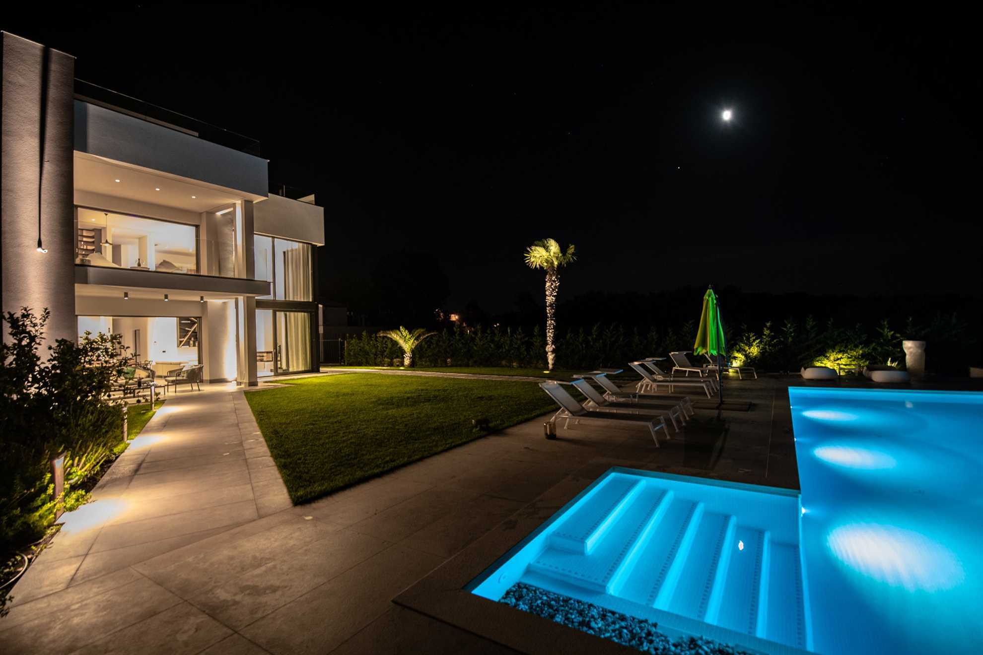 Luxury Villa Artemis with Heated Pool