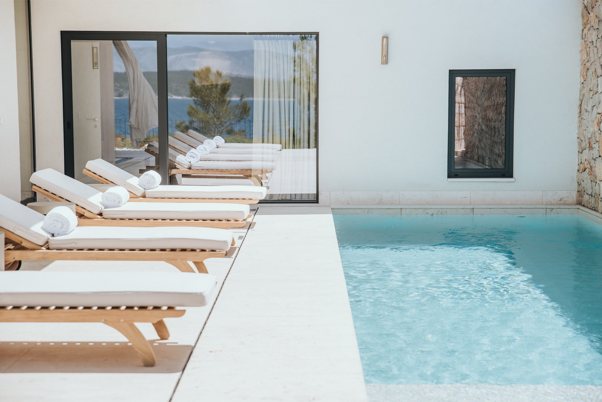 Luxury Villa Cliff with Heated Pool
