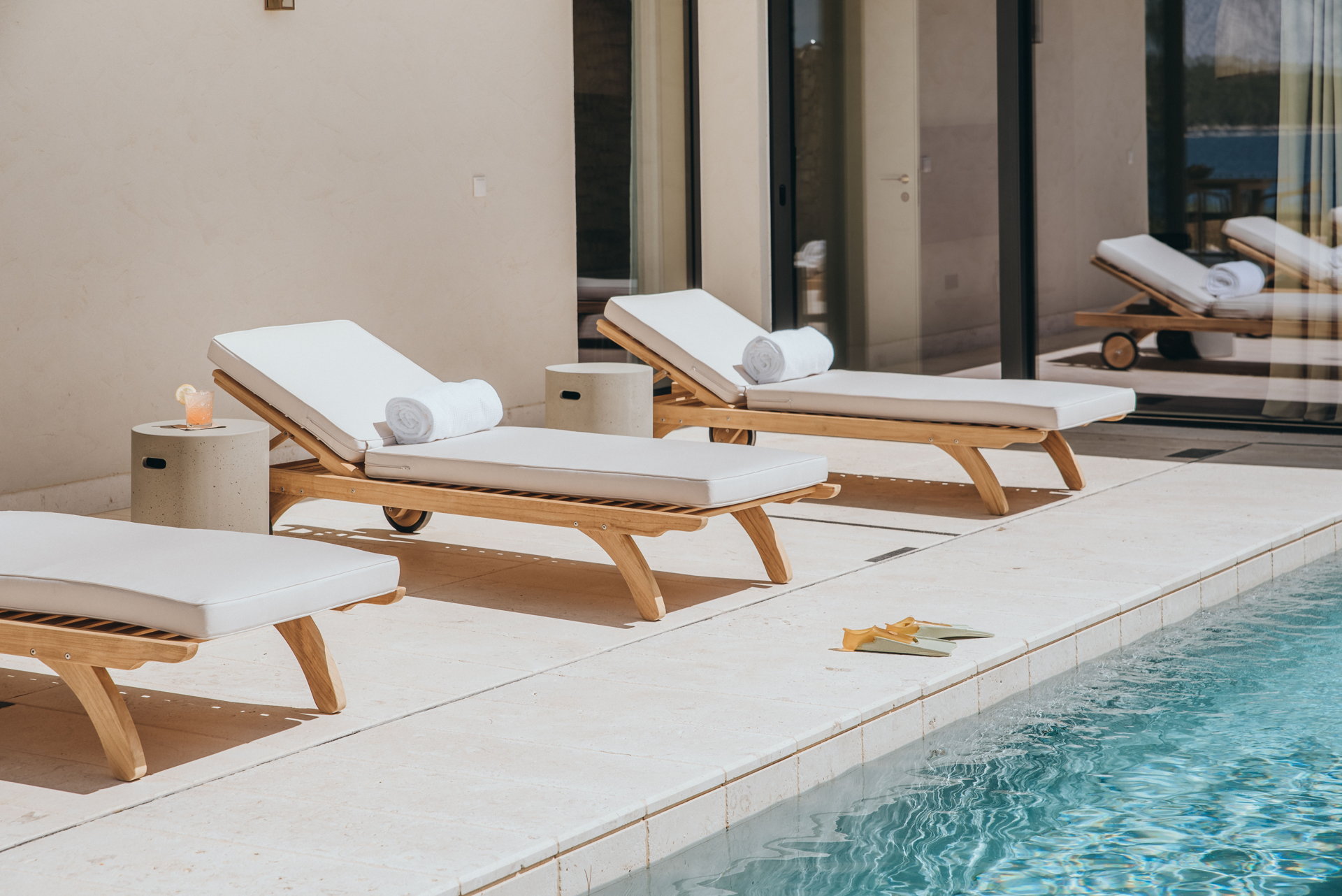 Luxury Villa Cliff with Heated Pool