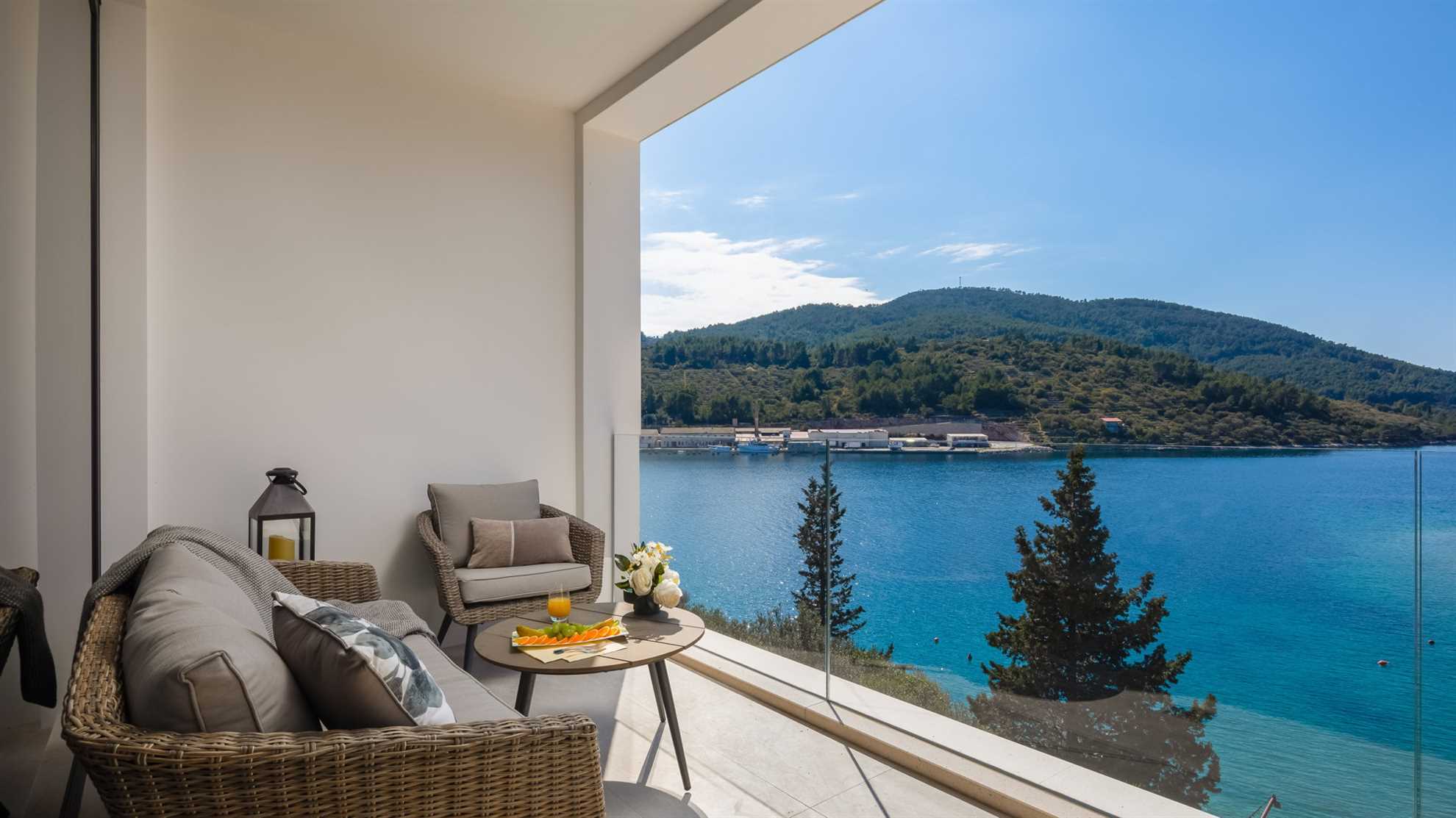 Beachfront Villa Grain of Salt with Pool