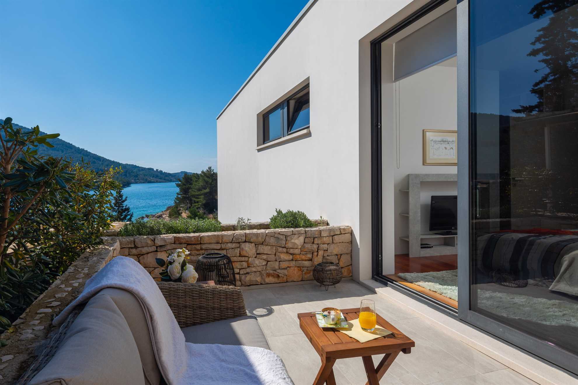Beachfront Villa Grain of Salt with Pool