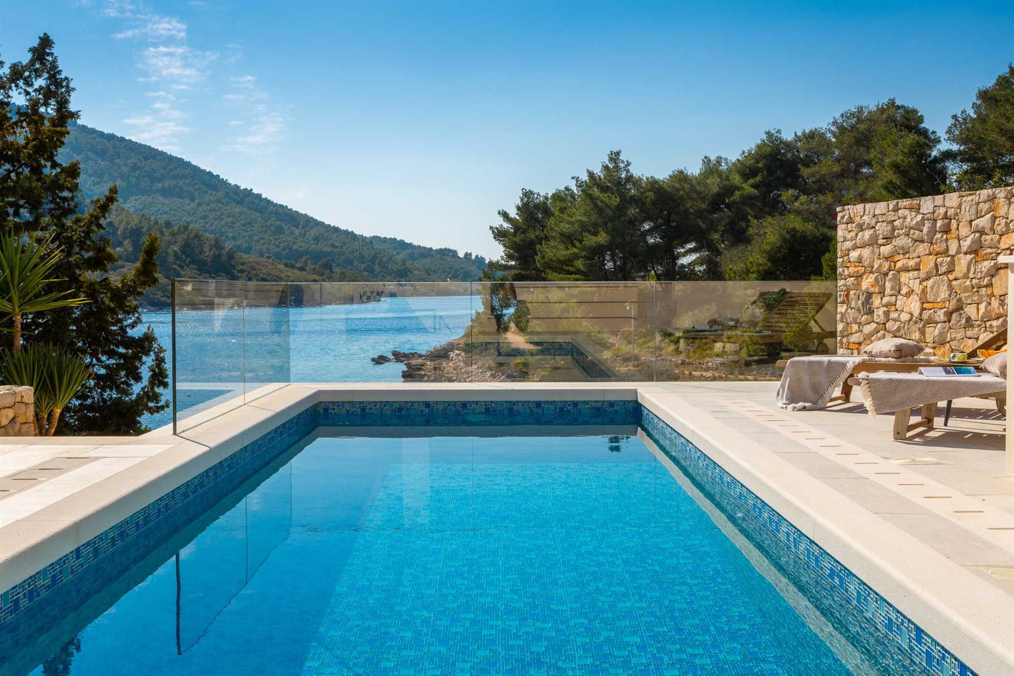 Beachfront Villa Grain of Salt with Pool