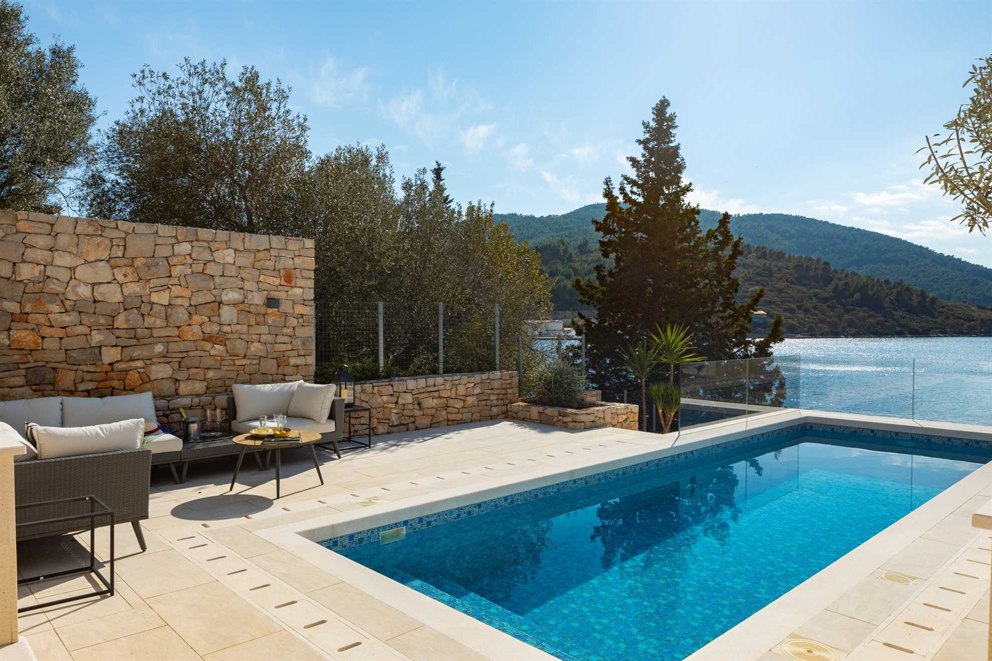 Beachfront Villa Grain of Salt with Pool