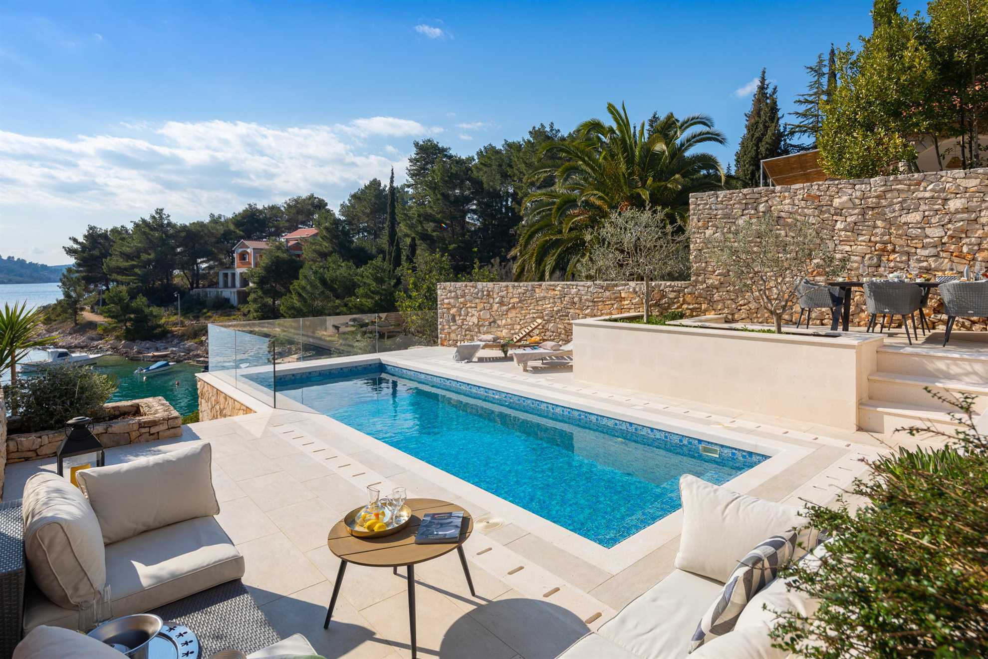 Beachfront Villa Grain of Salt with Pool