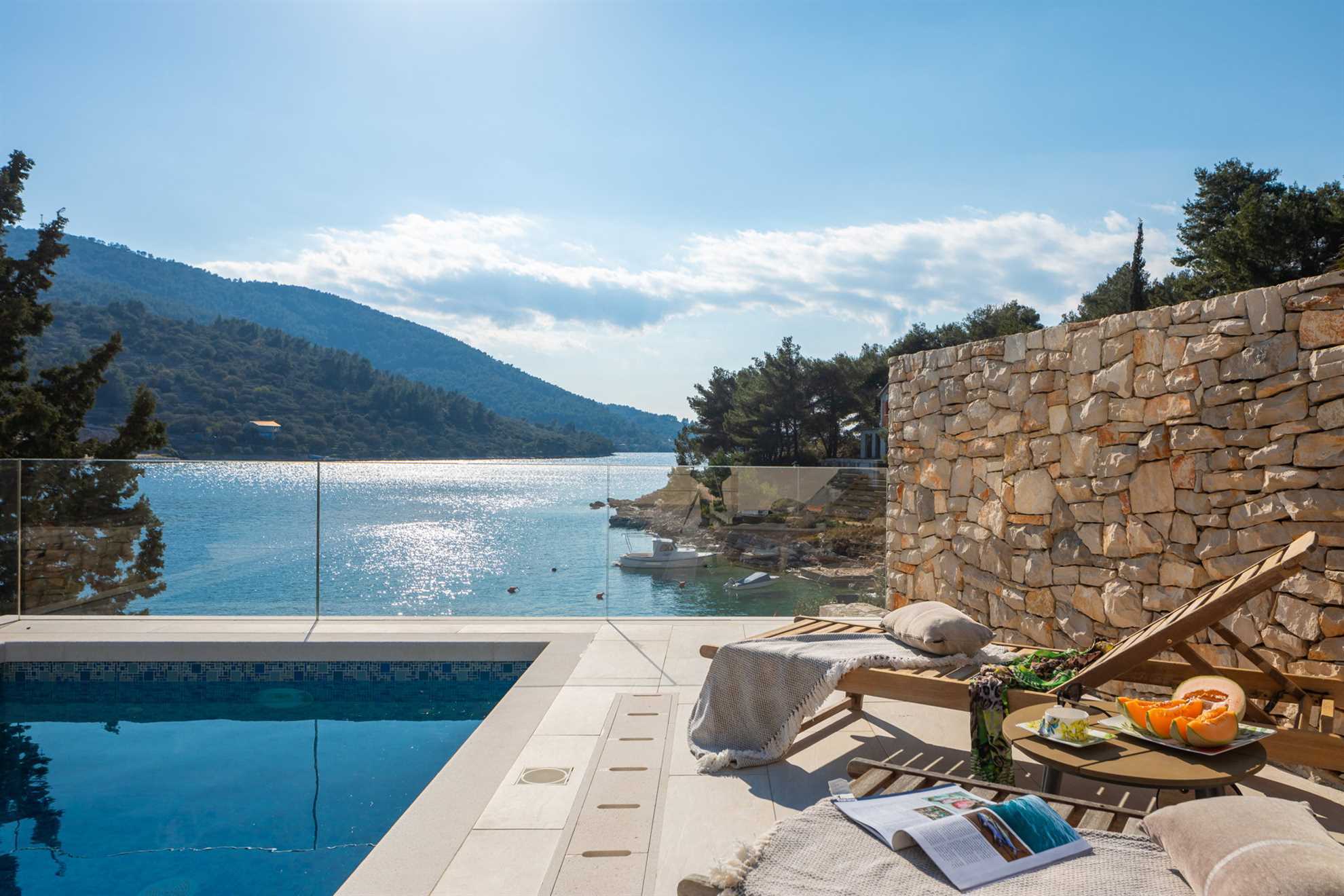 Beachfront Villa Grain of Salt with Pool