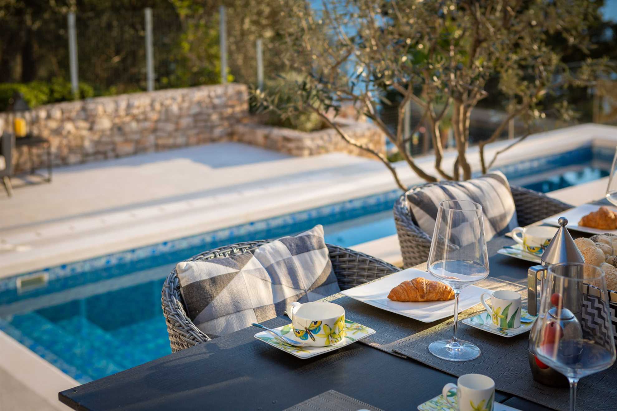 Beachfront Villa Grain of Salt with Pool