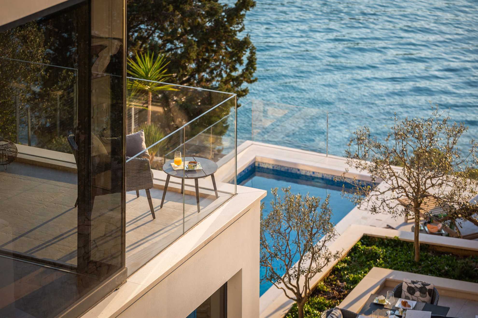 Beachfront Villa Grain of Salt with Pool