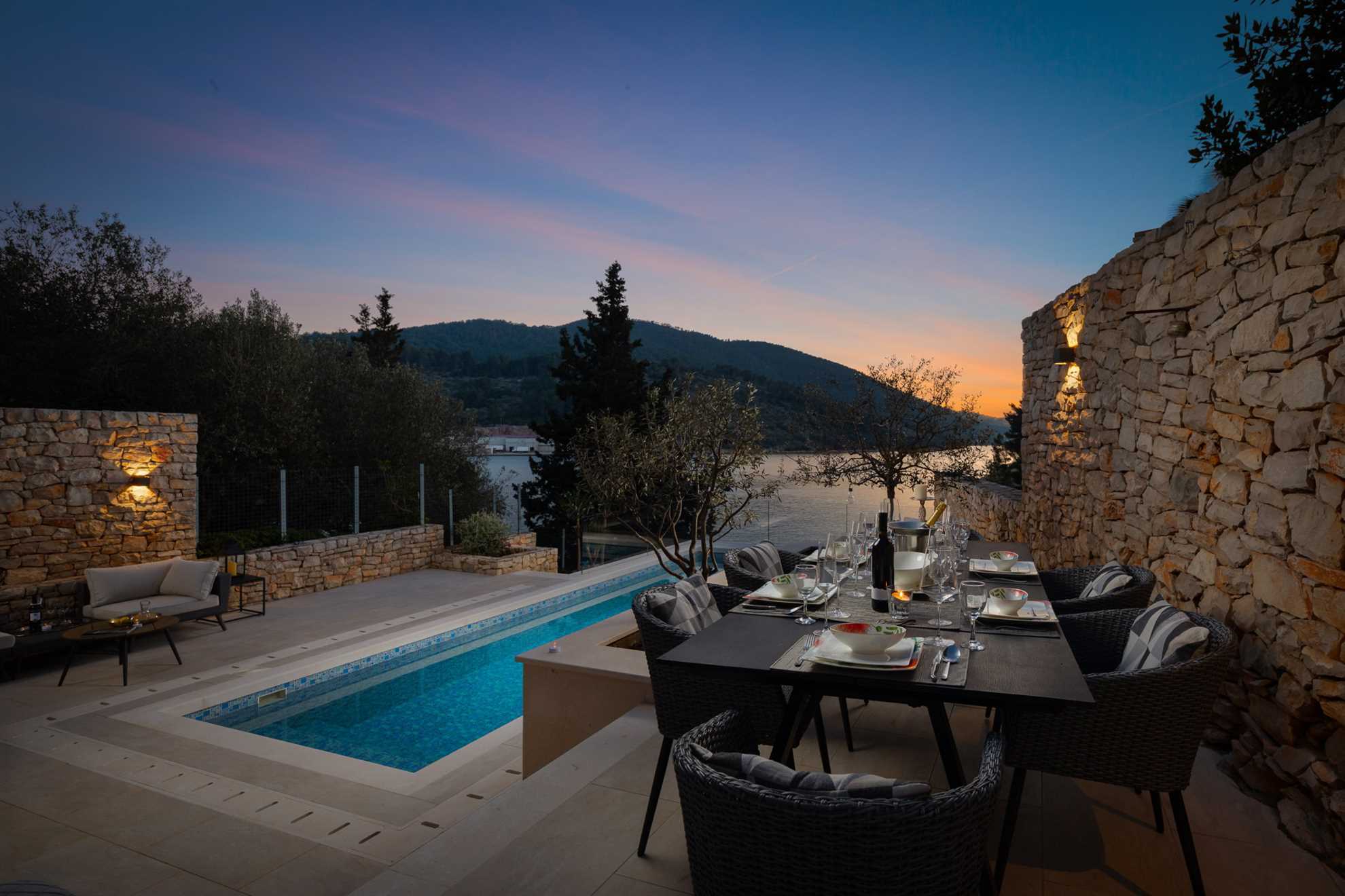 Beachfront Villa Grain of Salt with Pool