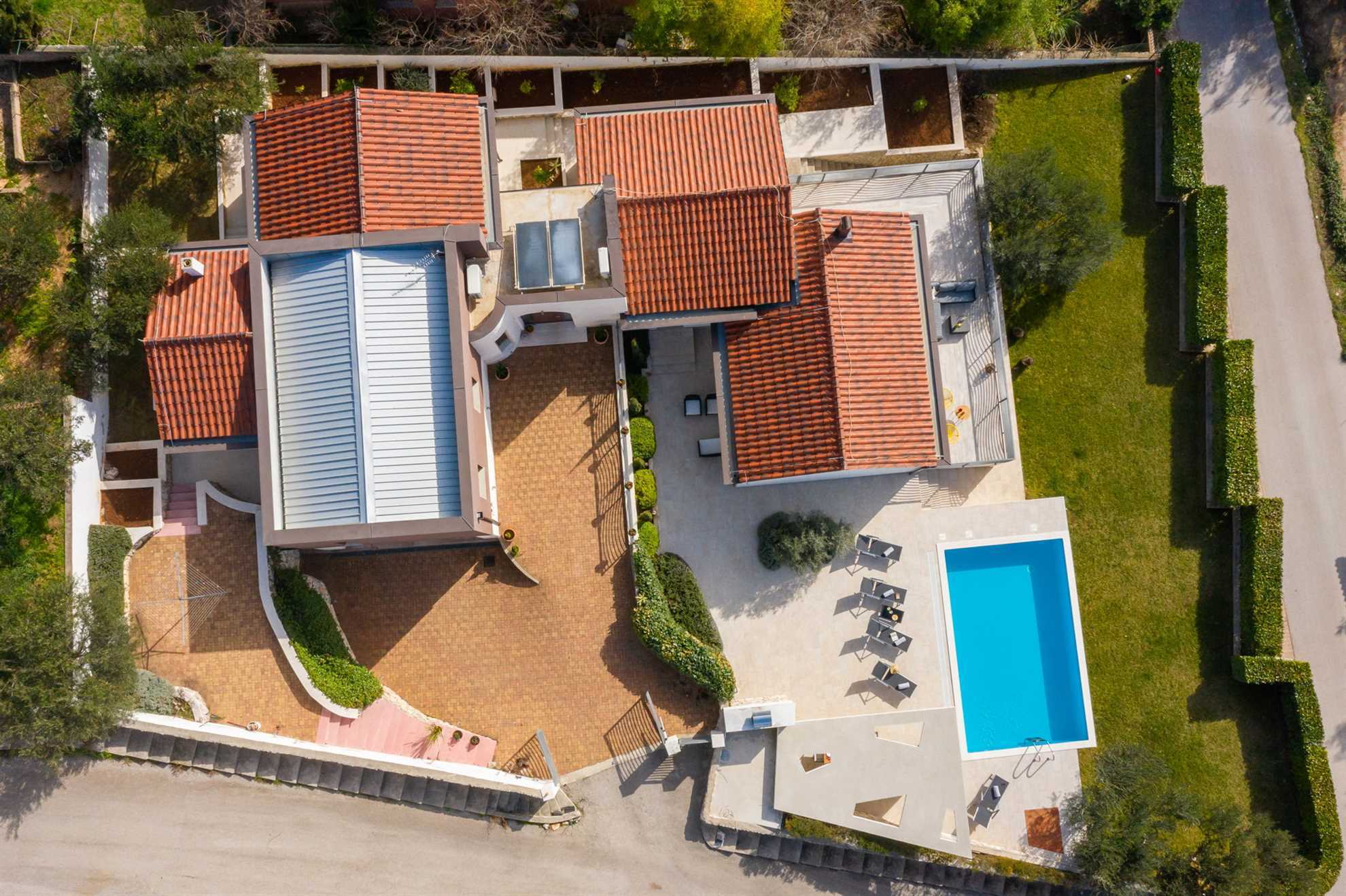 Villa Tela with Swimming Pool