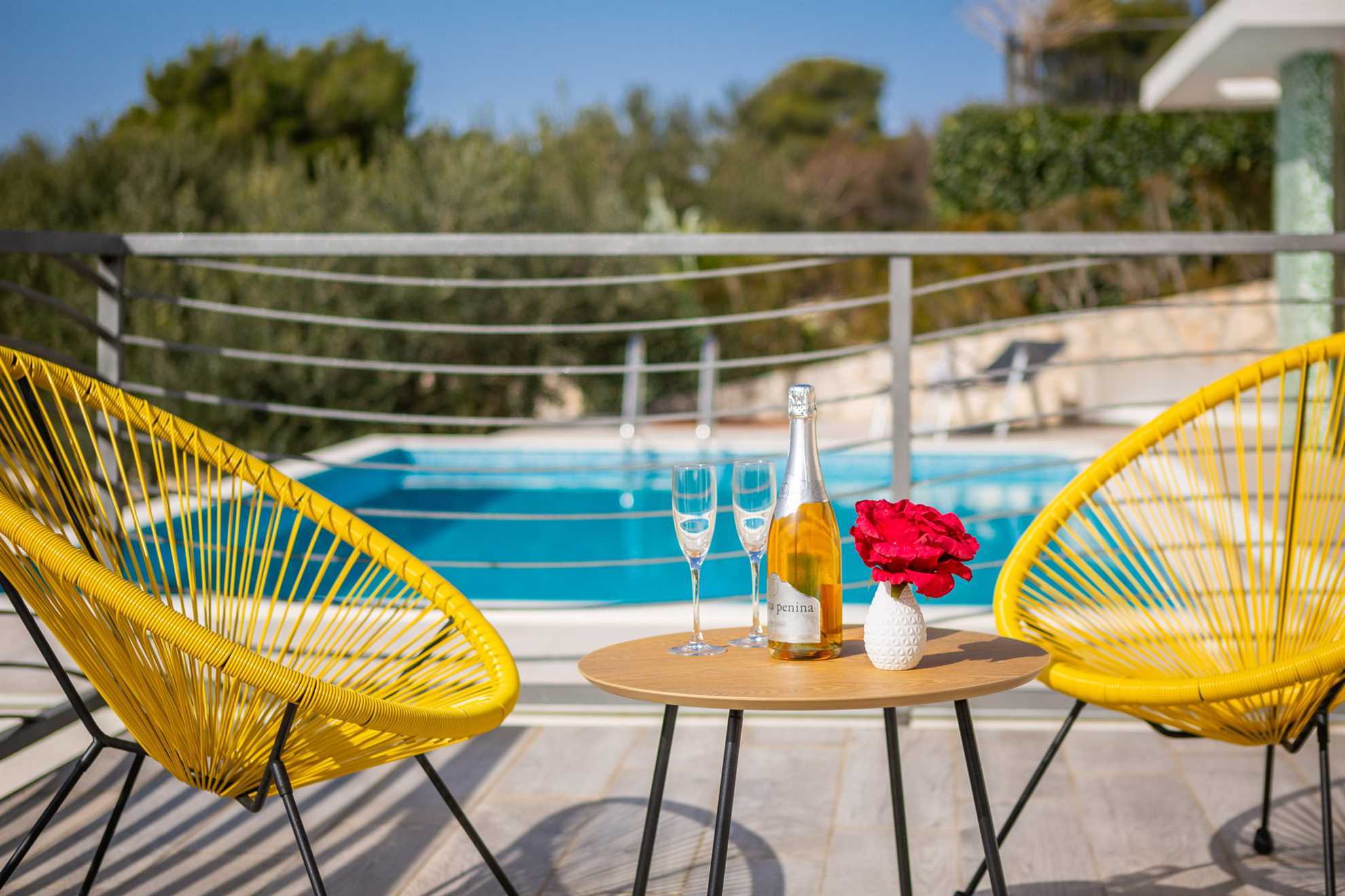 Villa Tela with Swimming Pool