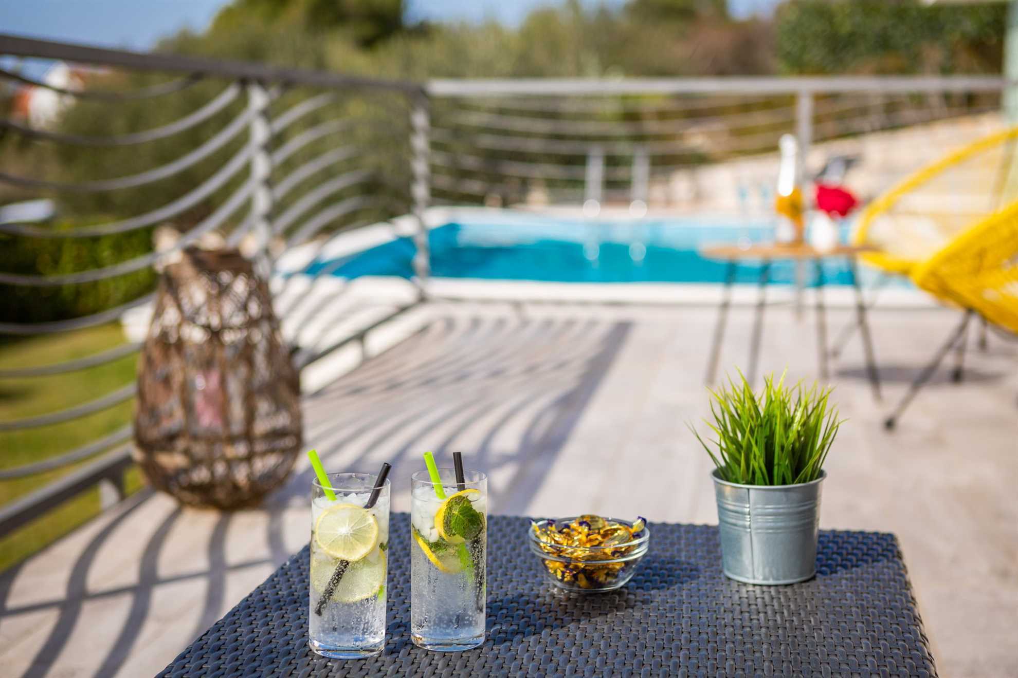 Villa Tela with Swimming Pool