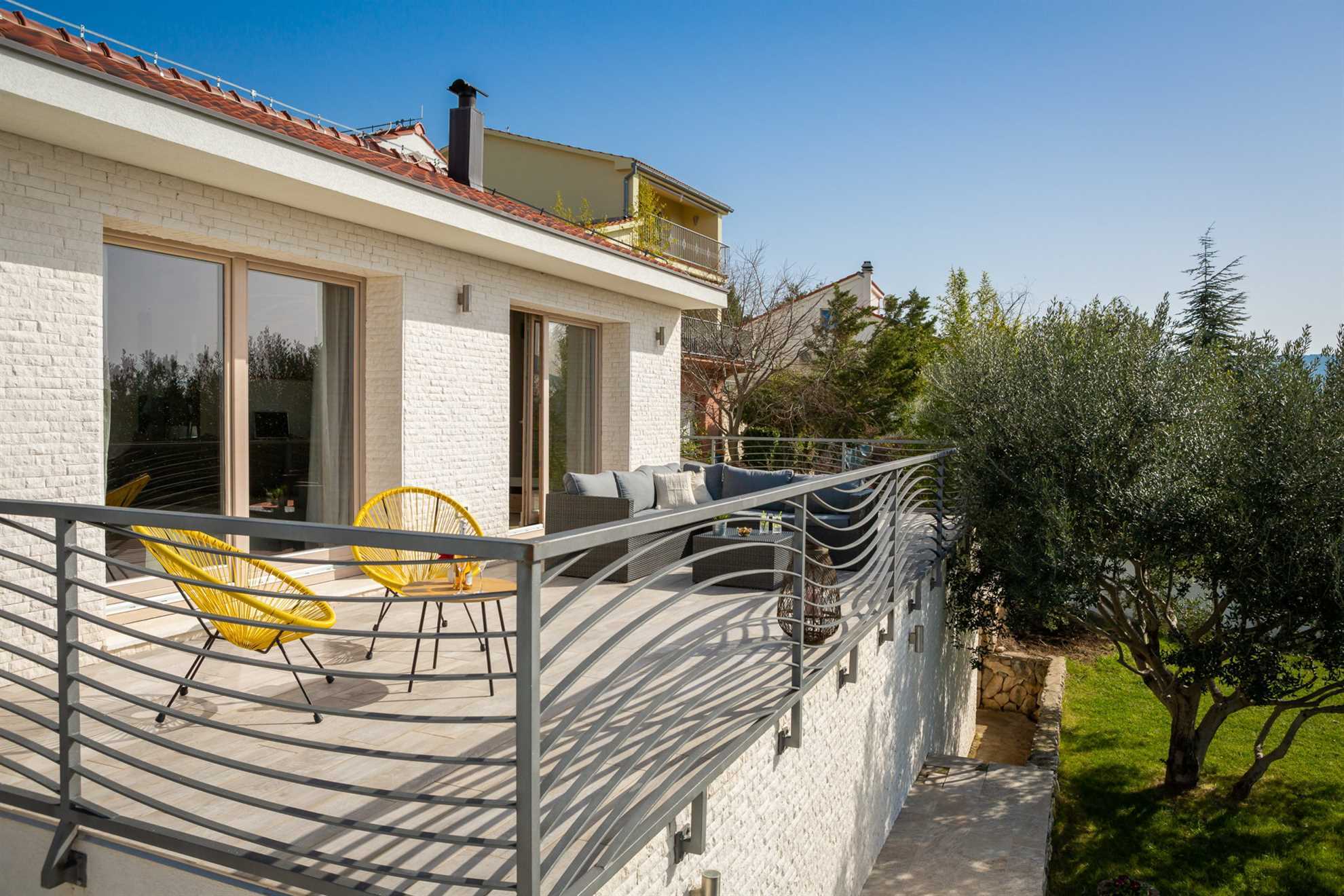Villa Tela with Swimming Pool