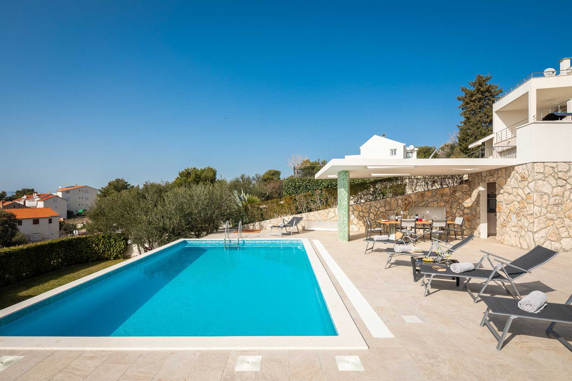 Villa Tela with Swimming Pool