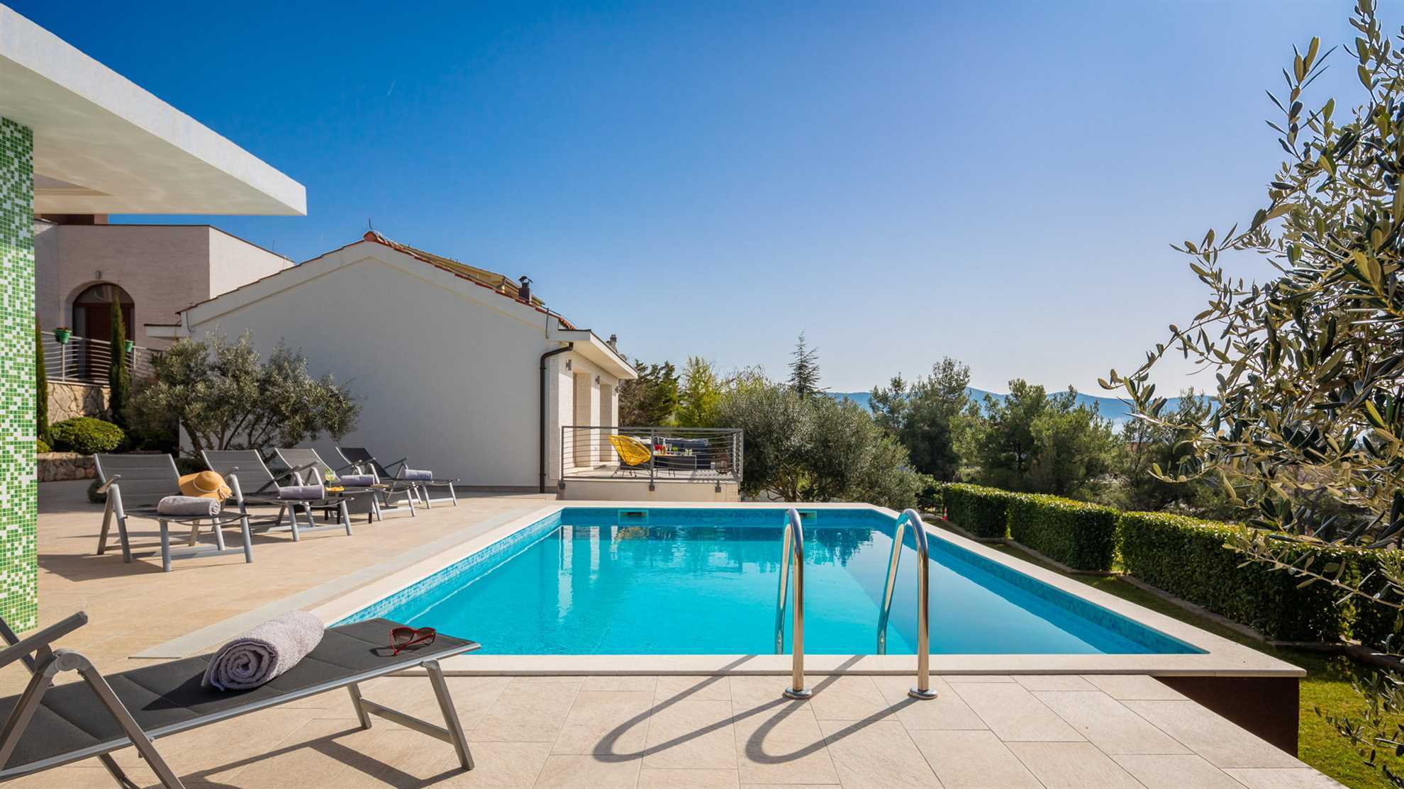 Villa Tela with Swimming Pool