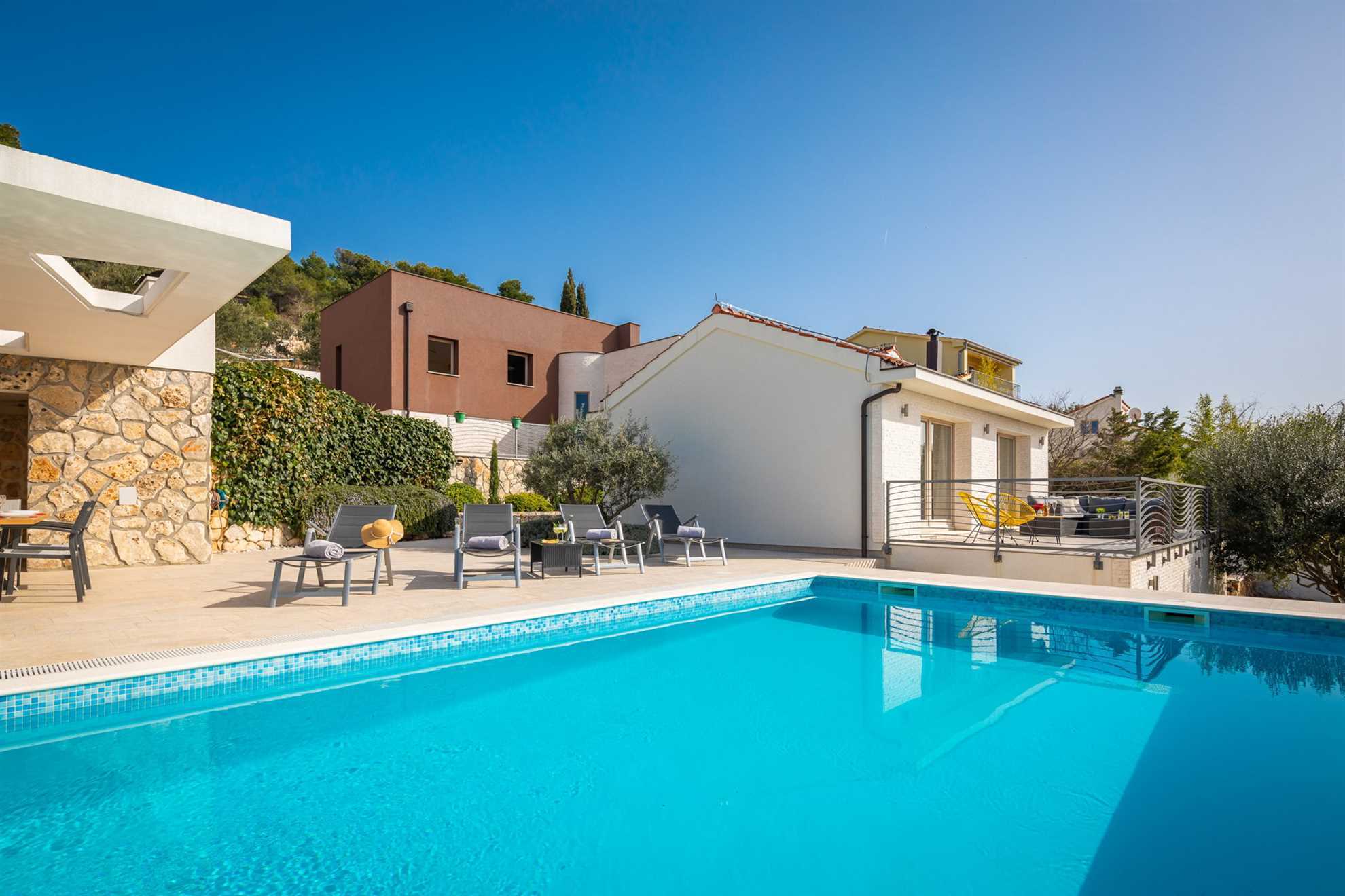 Villa Tela with Swimming Pool