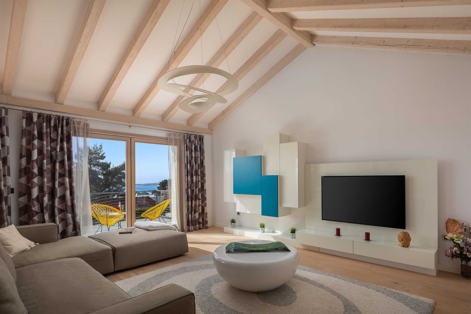 Villa Tela with Swimming Pool