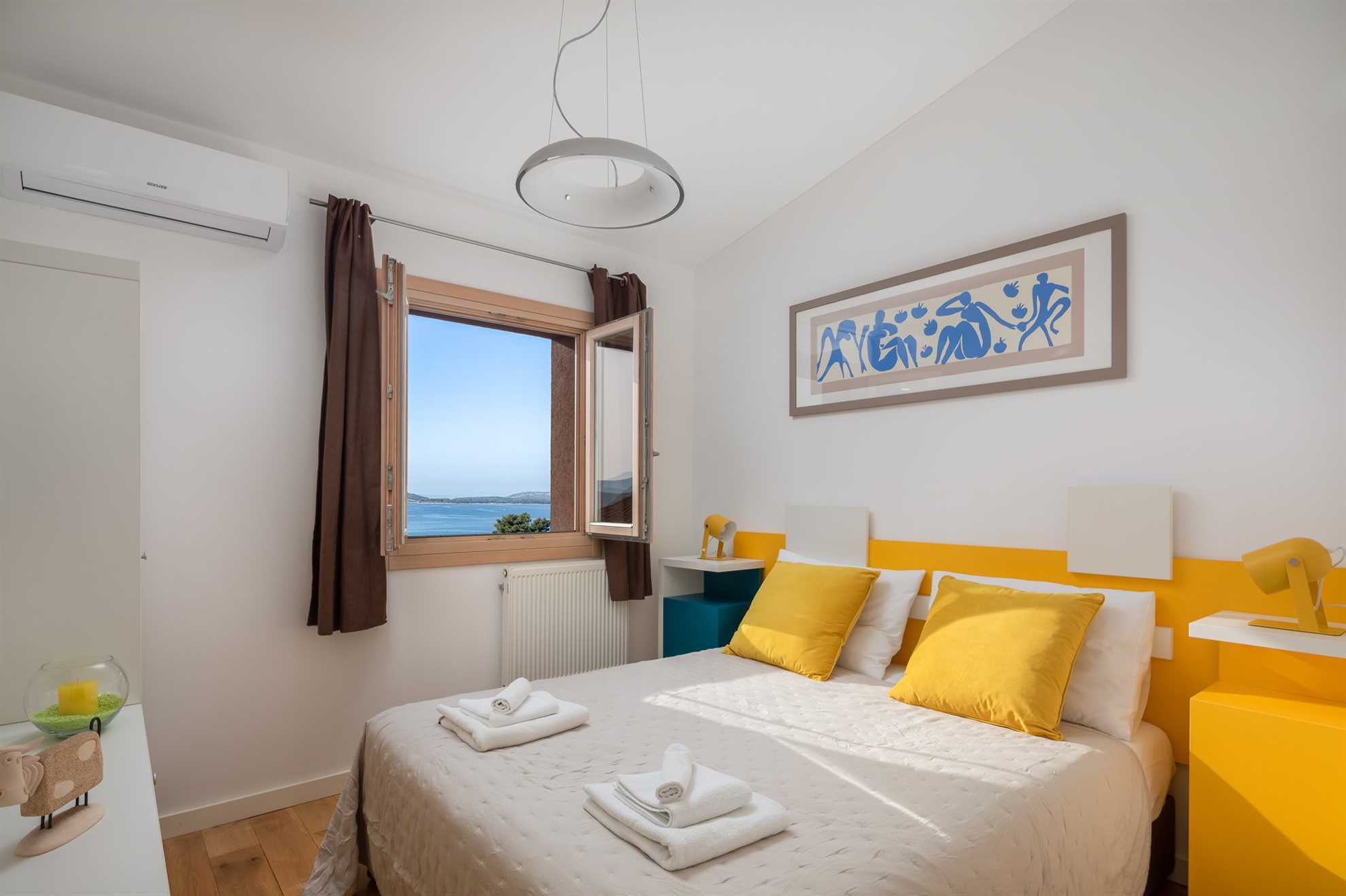 Villa Tela with Swimming Pool