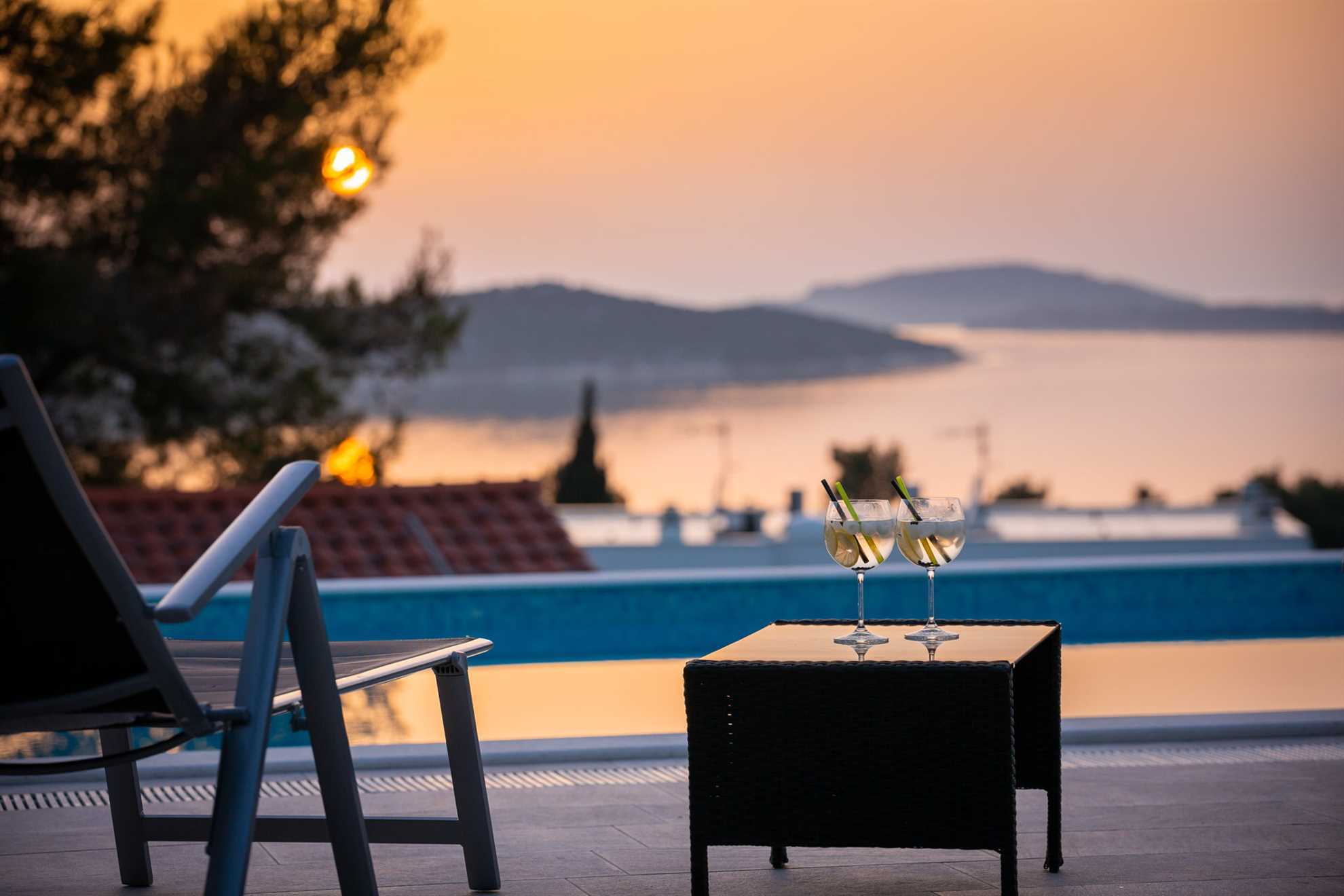 Villa Tela with Swimming Pool