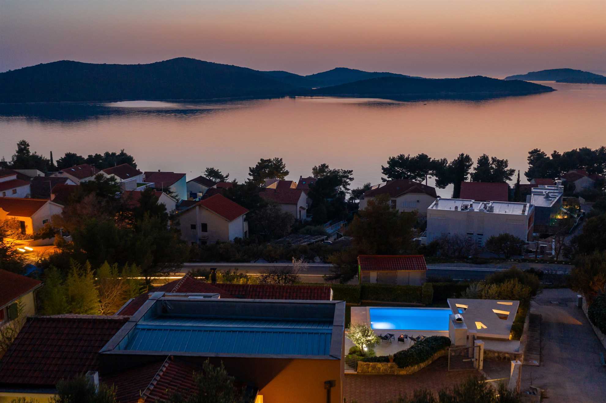 Villa Tela with Swimming Pool