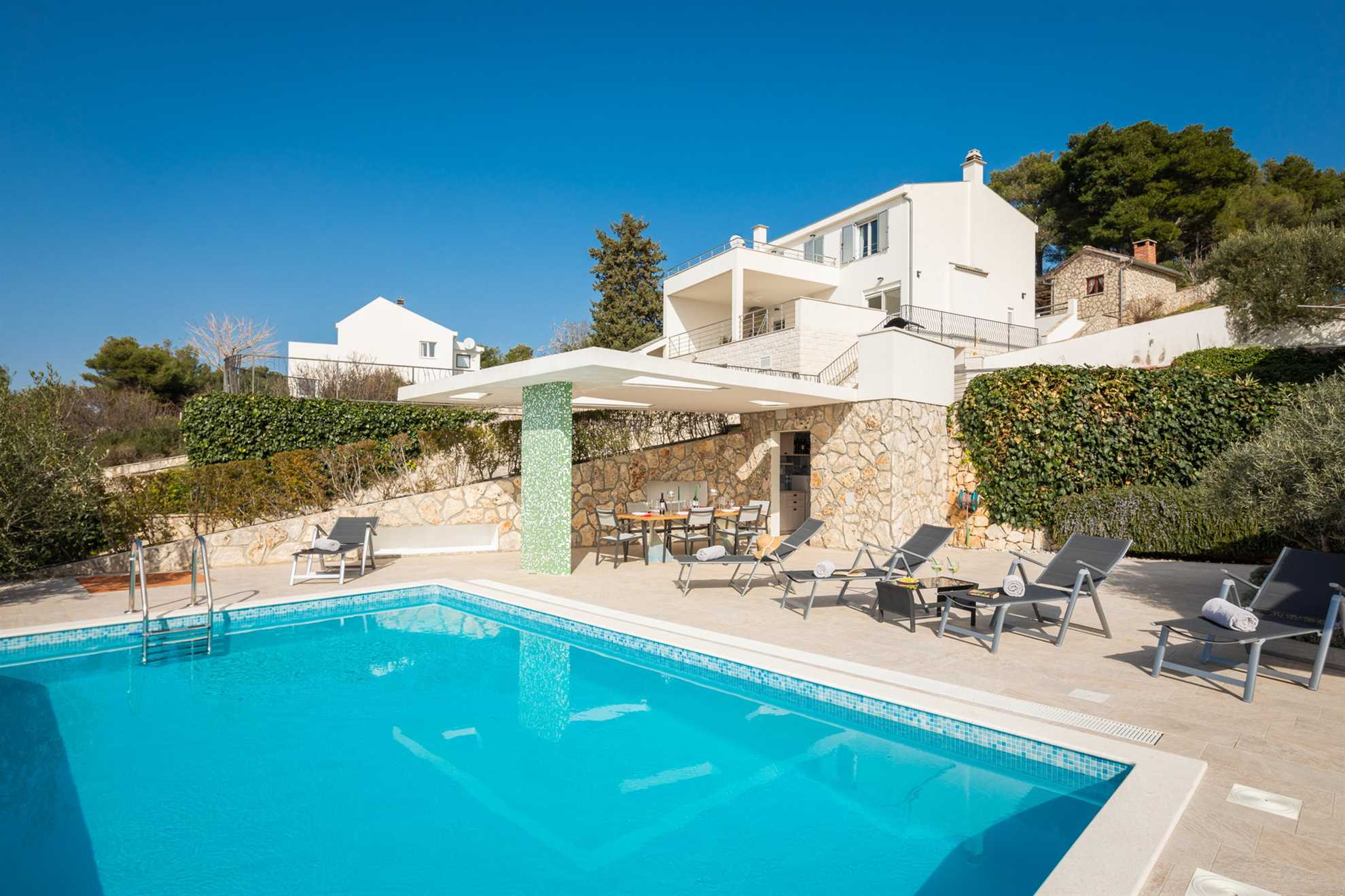 Villa Tela with Swimming Pool