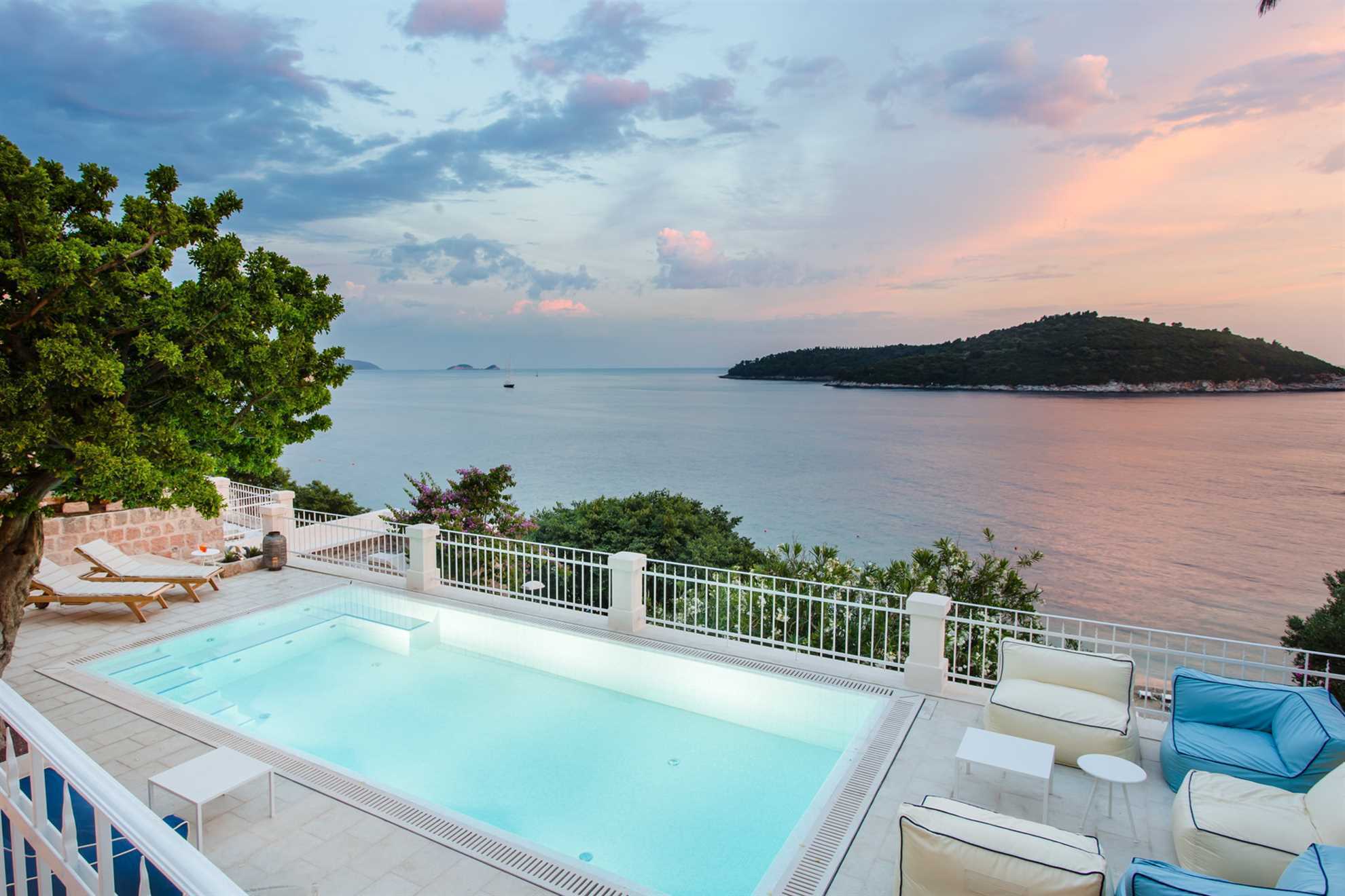 Villa Empress with Heated Pool